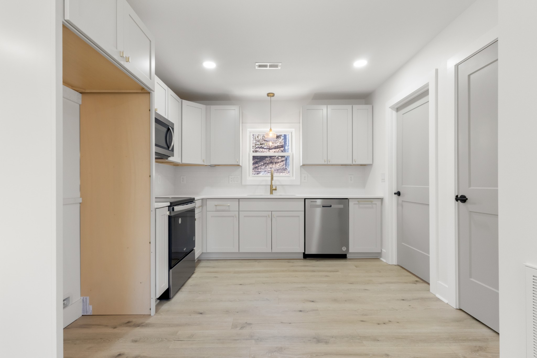 18 Proctor Dr