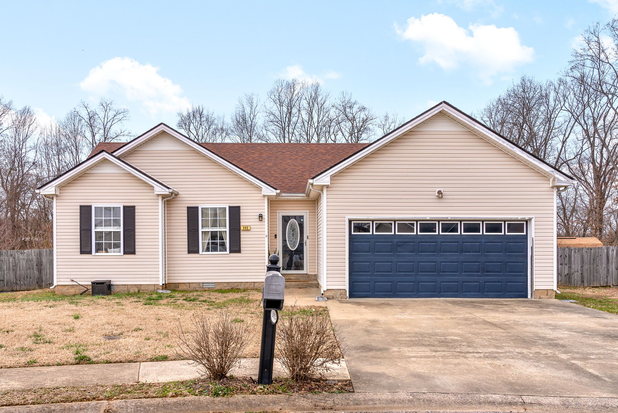 392 Paris Dr