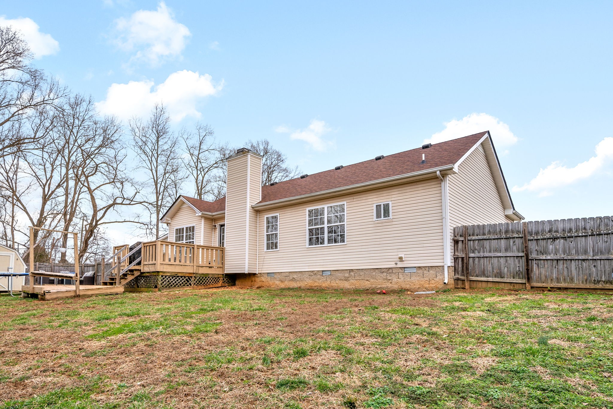 392 Paris Dr