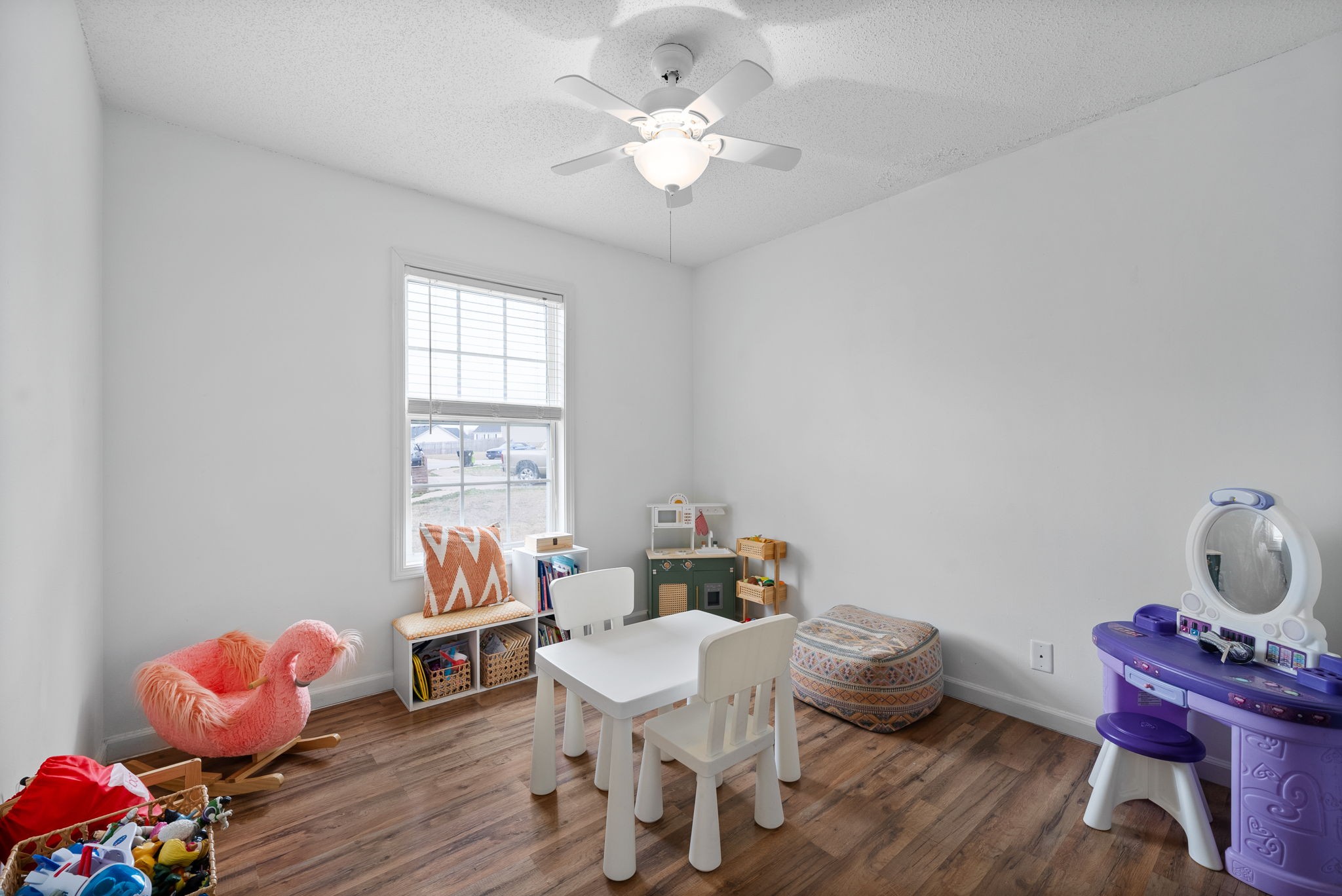 392 Paris Dr