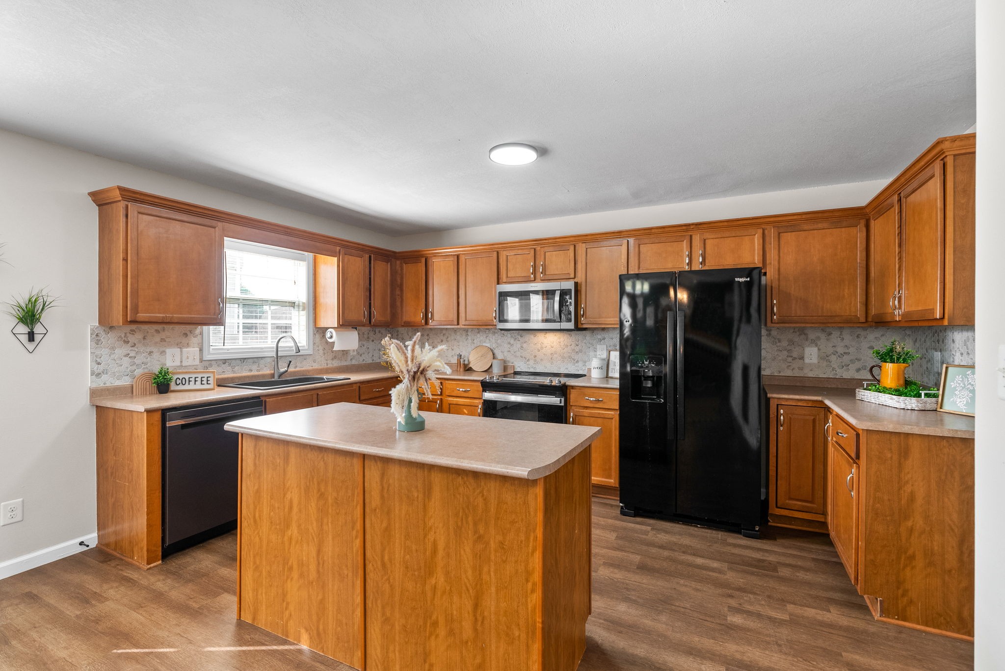 938 Commission Dr