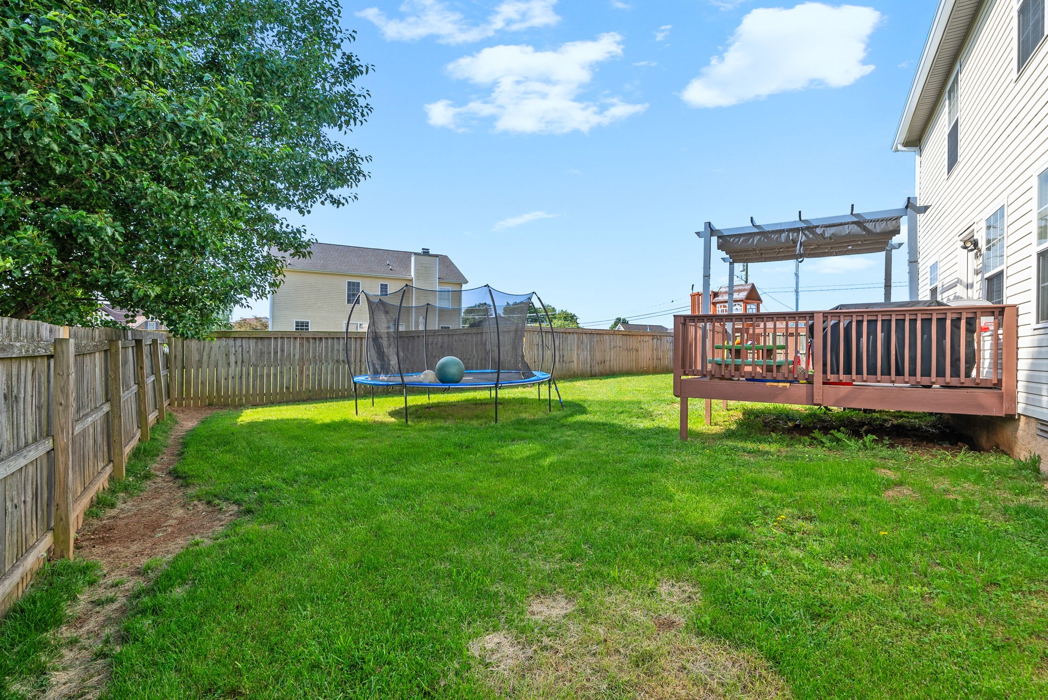 938 Commission Dr