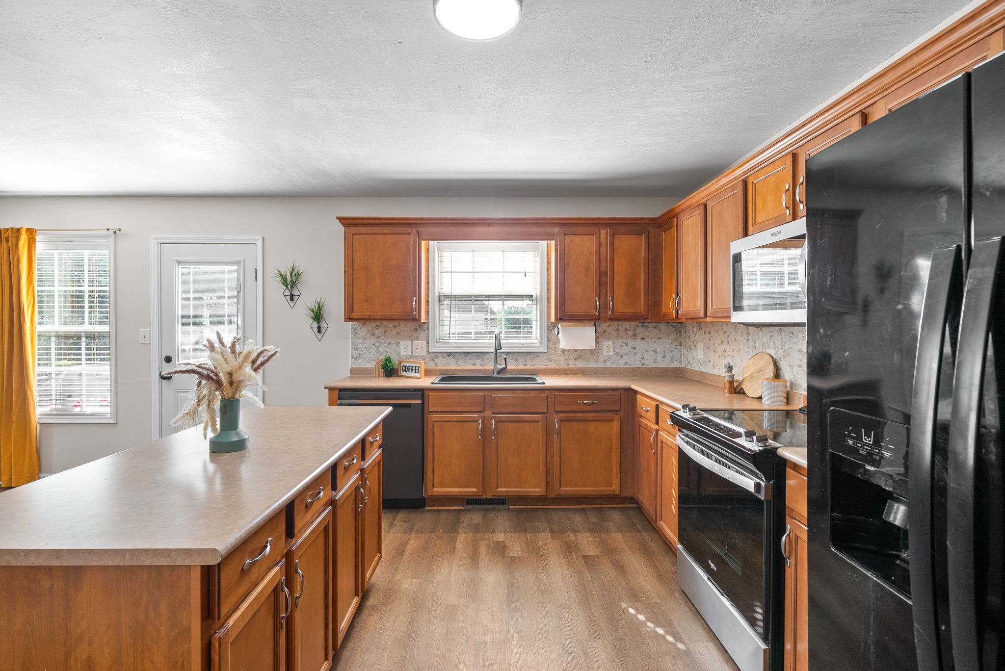 938 Commission Dr