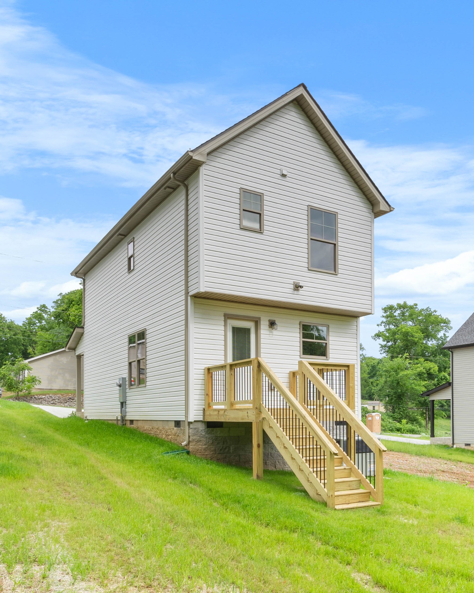 174 Oak St
