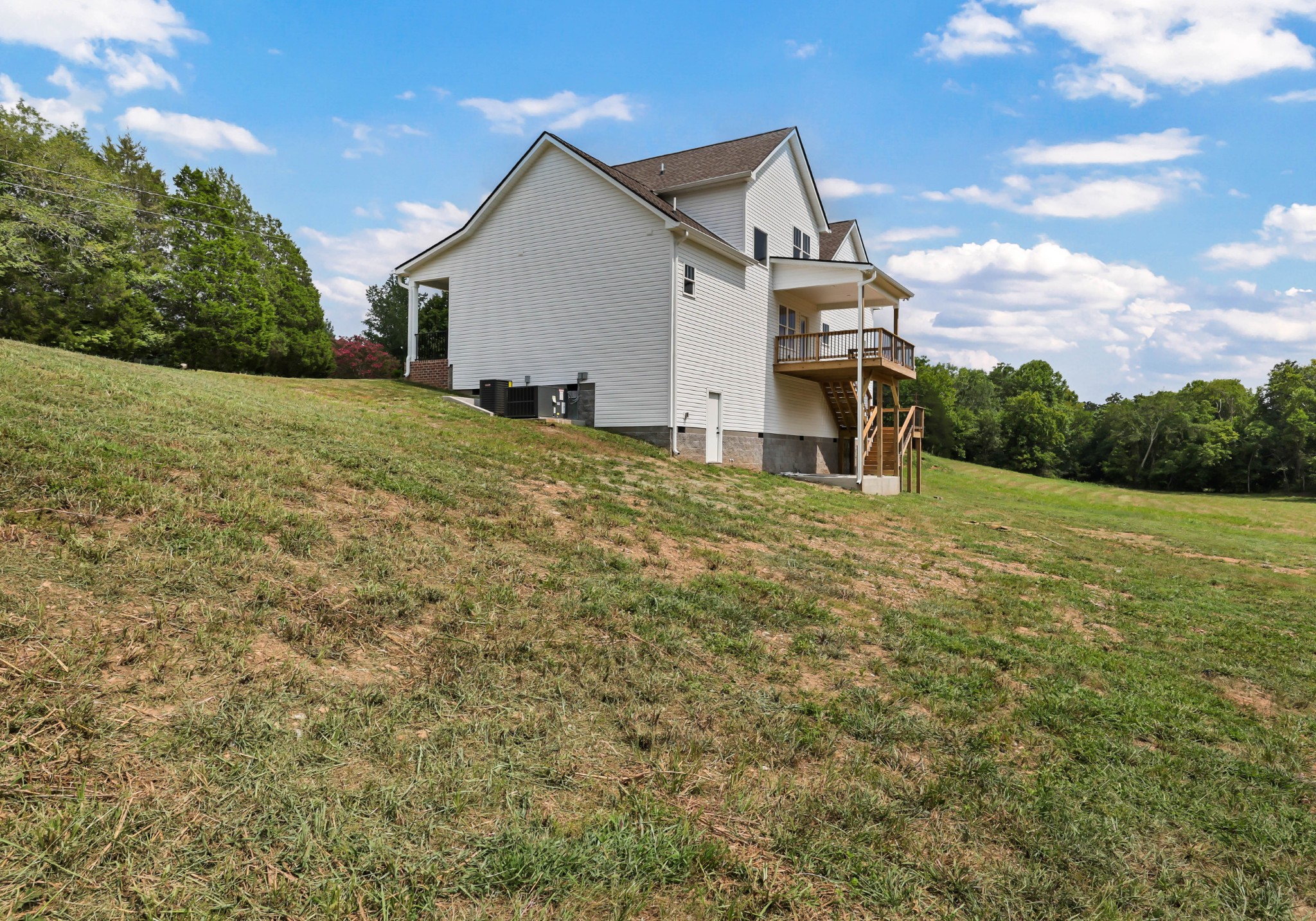 5590 Chambers Rd