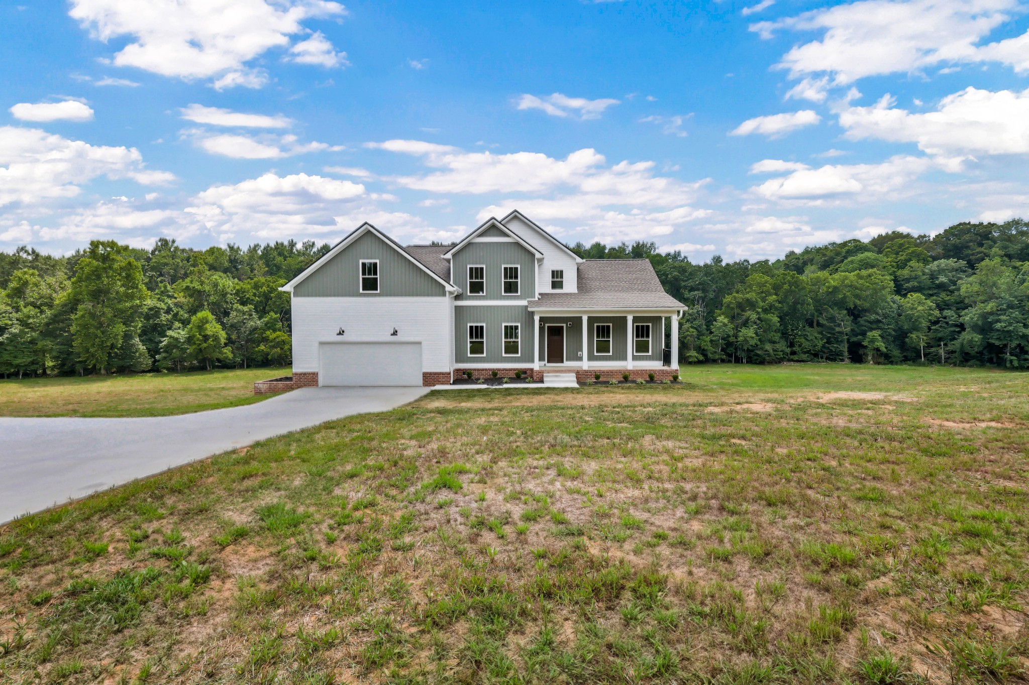 5590 Chambers Rd