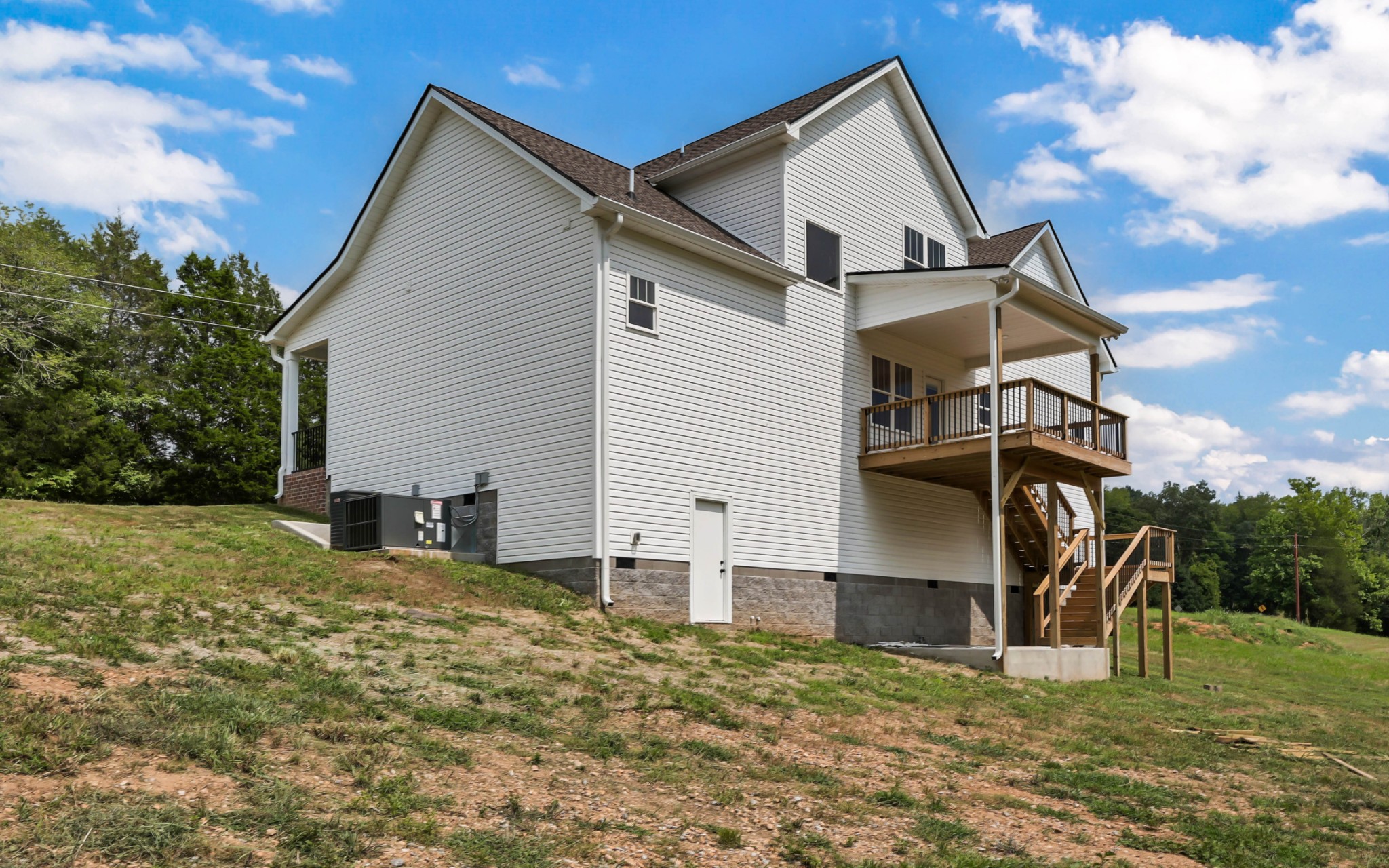 5590 Chambers Rd