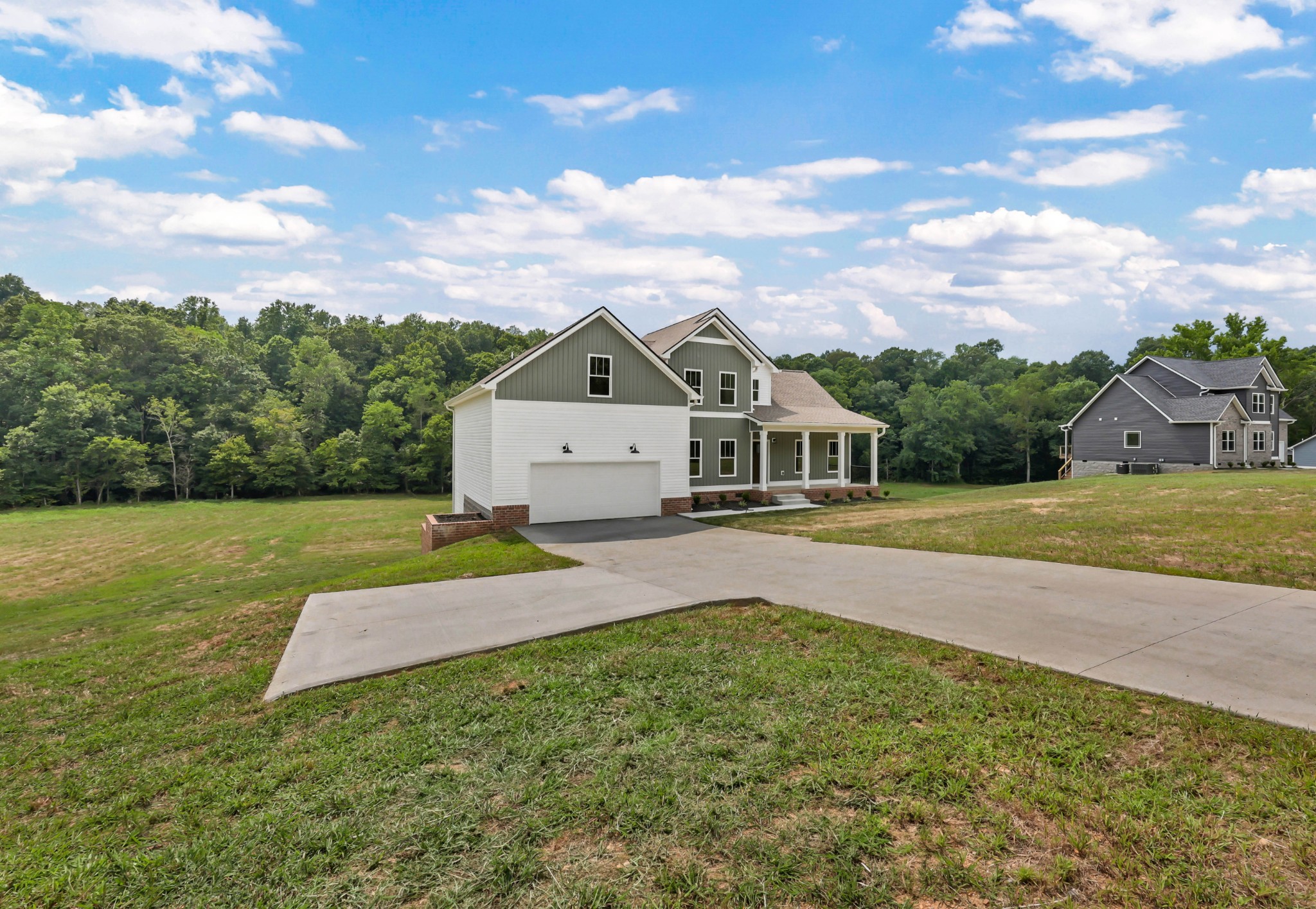 5590 Chambers Rd