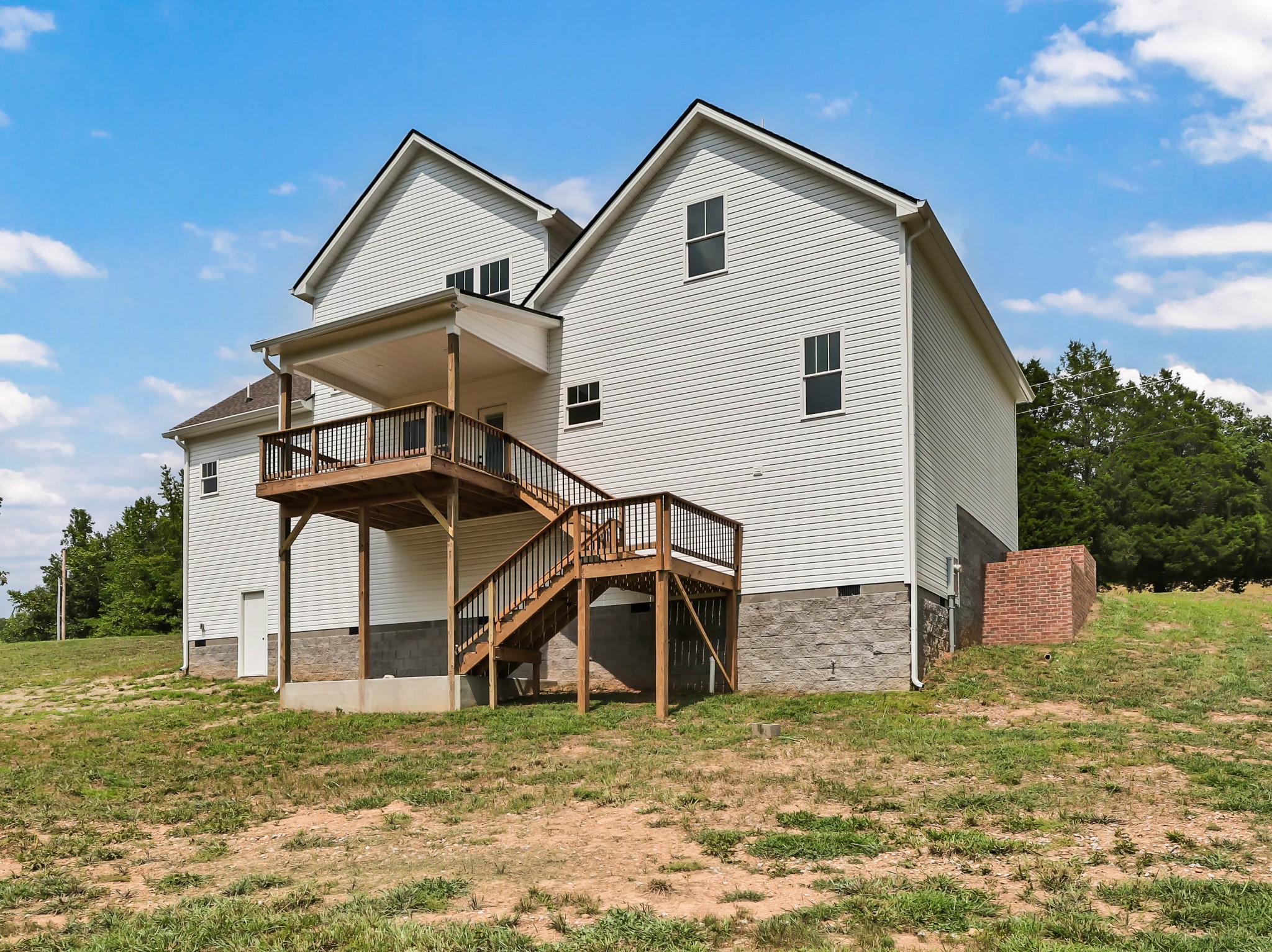 5590 Chambers Rd