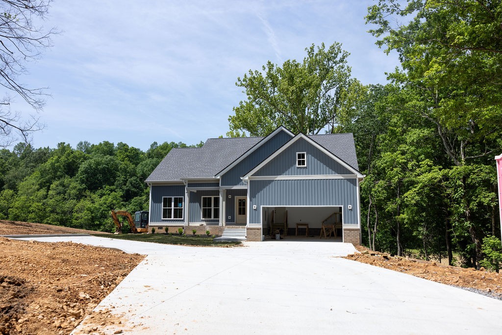 5570 Chambers Rd