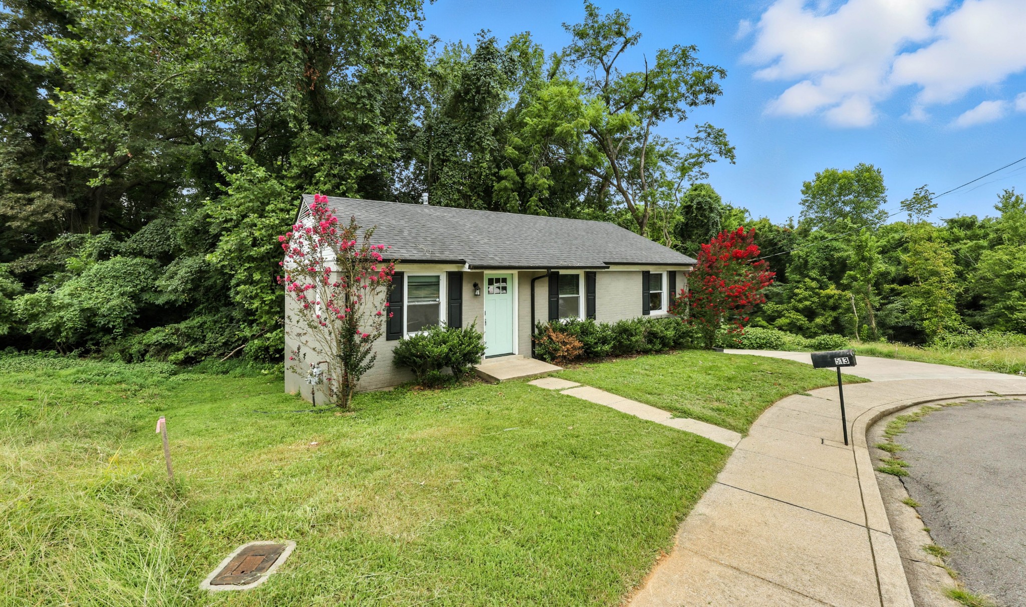 513 Adams Ct