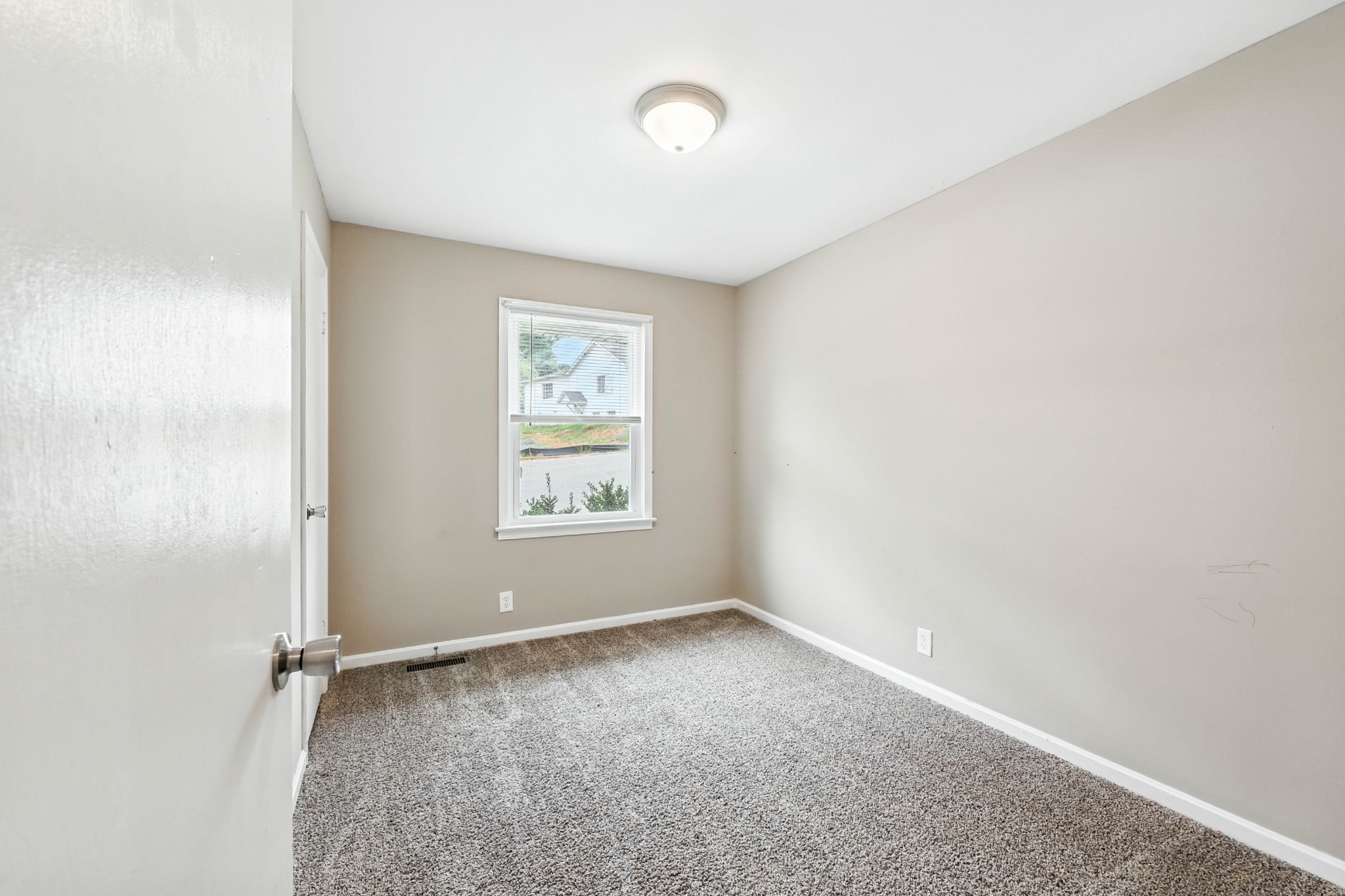 513 Adams Ct