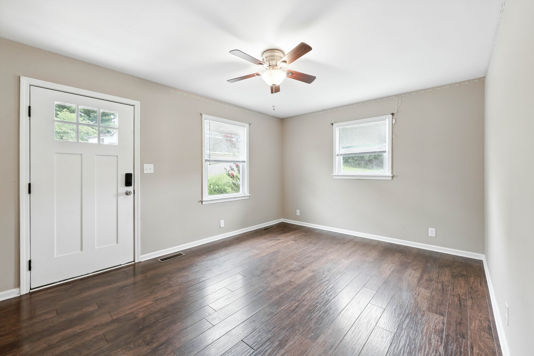 513 Adams Ct