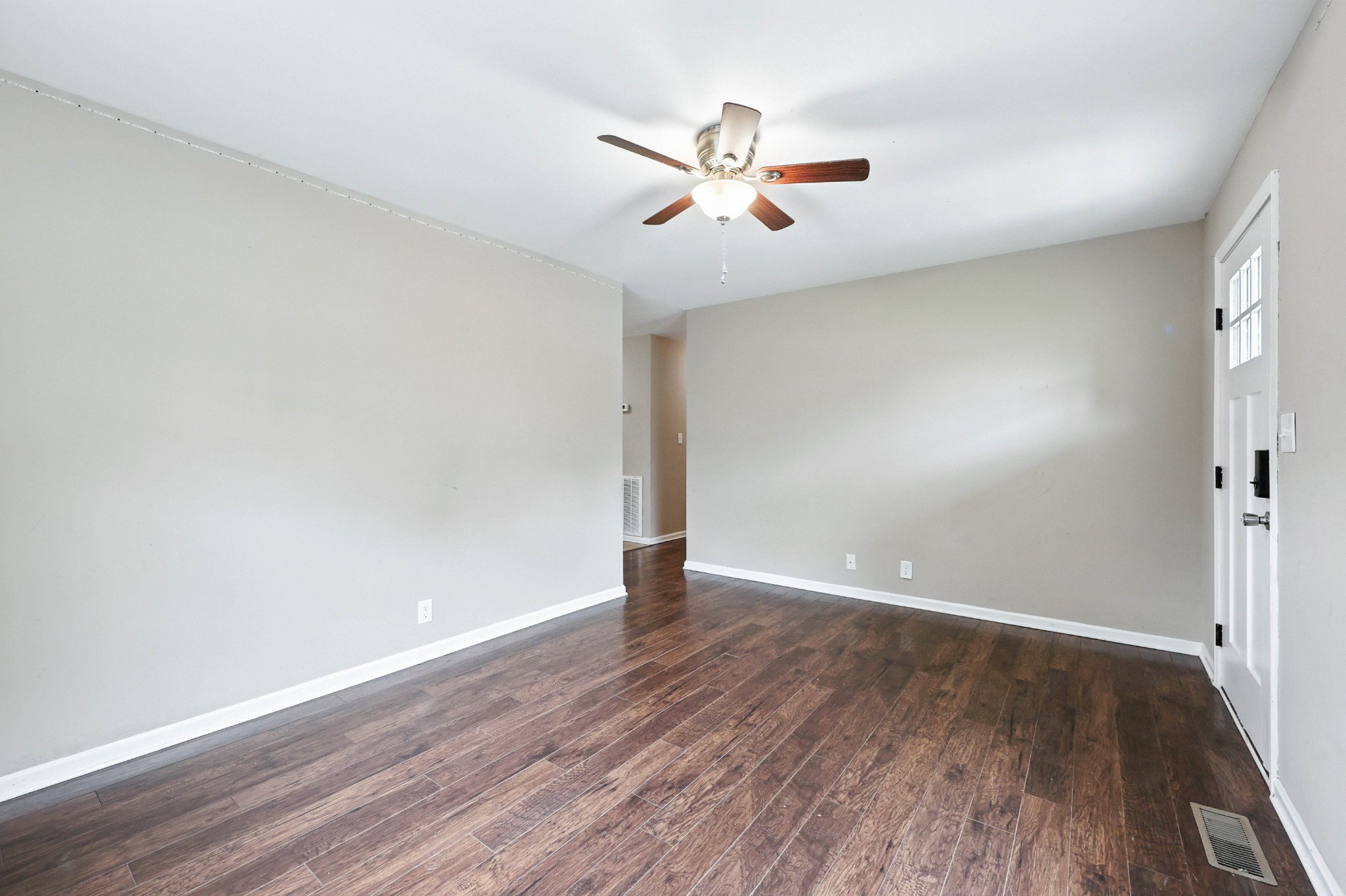 513 Adams Ct