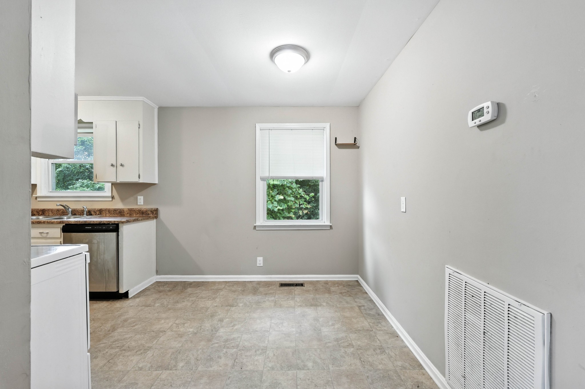 513 Adams Ct