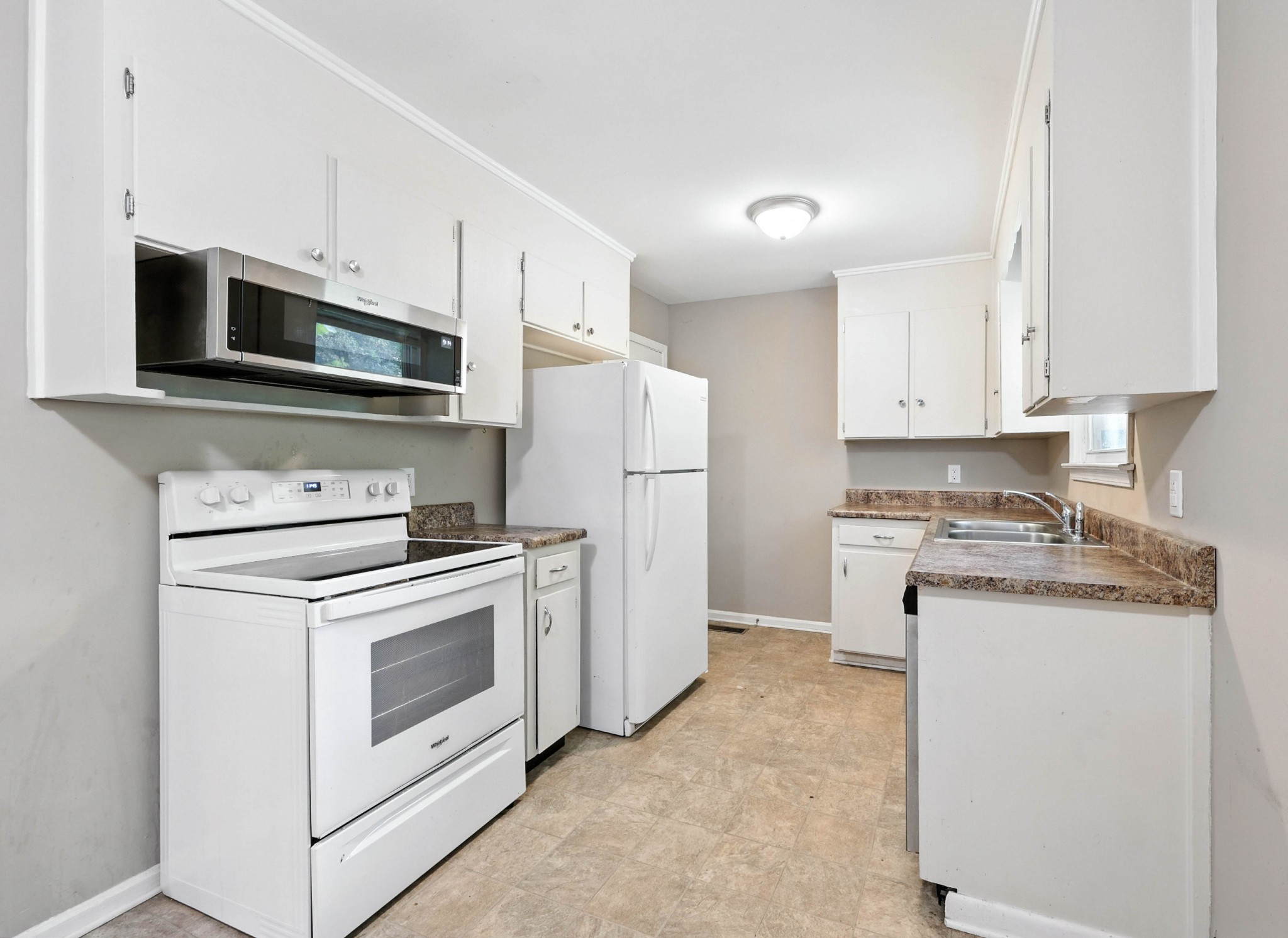 513 Adams Ct