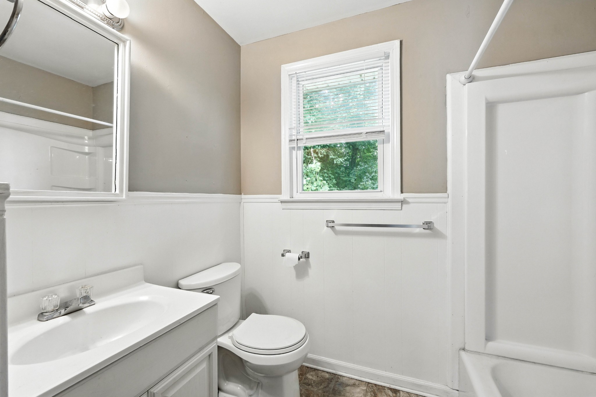 513 Adams Ct