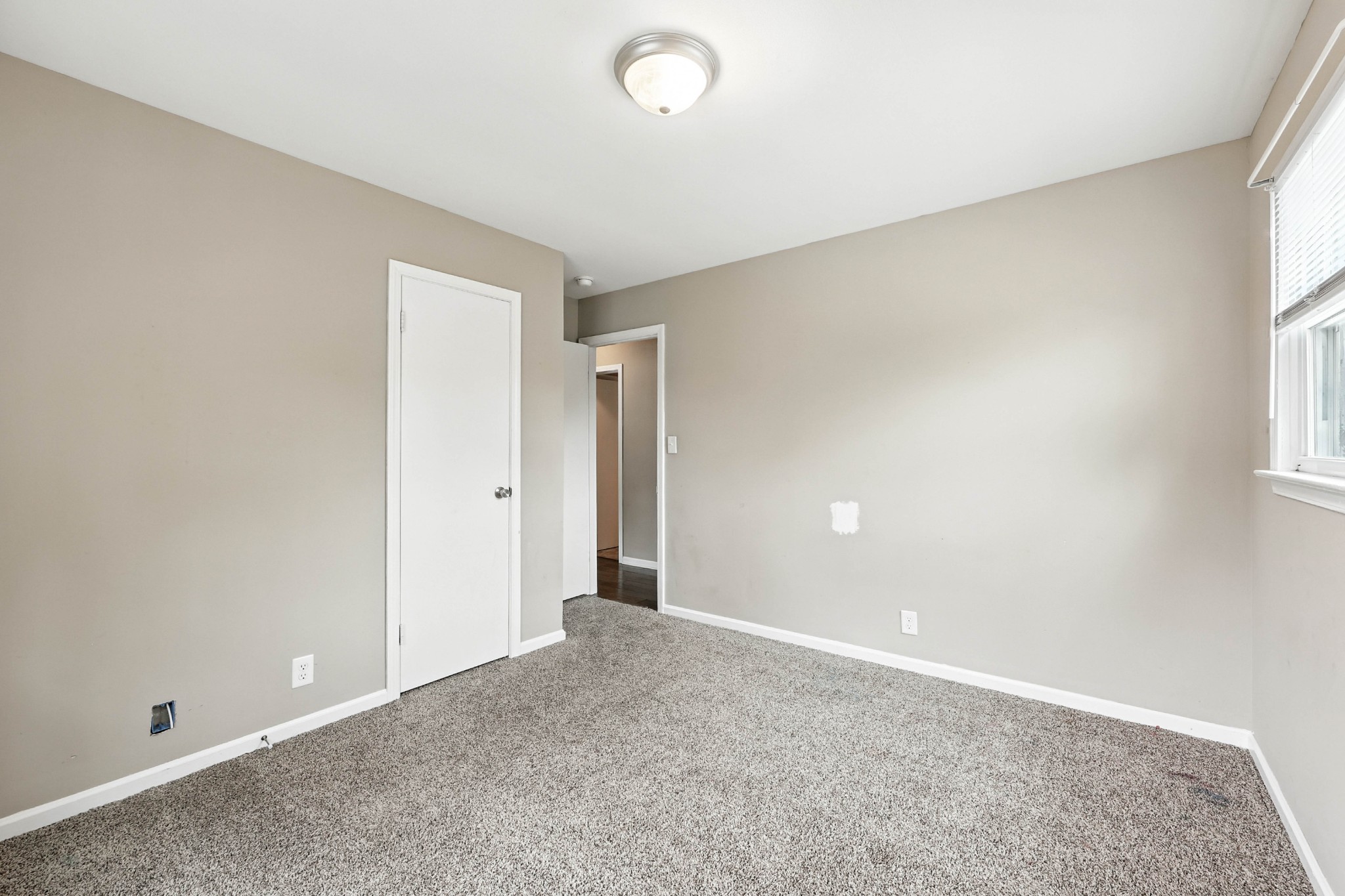 513 Adams Ct