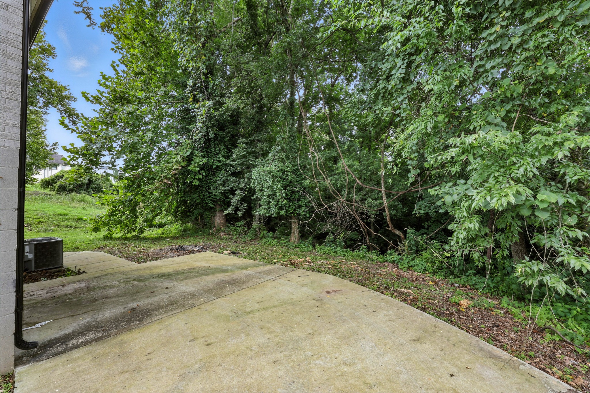 513 Adams Ct
