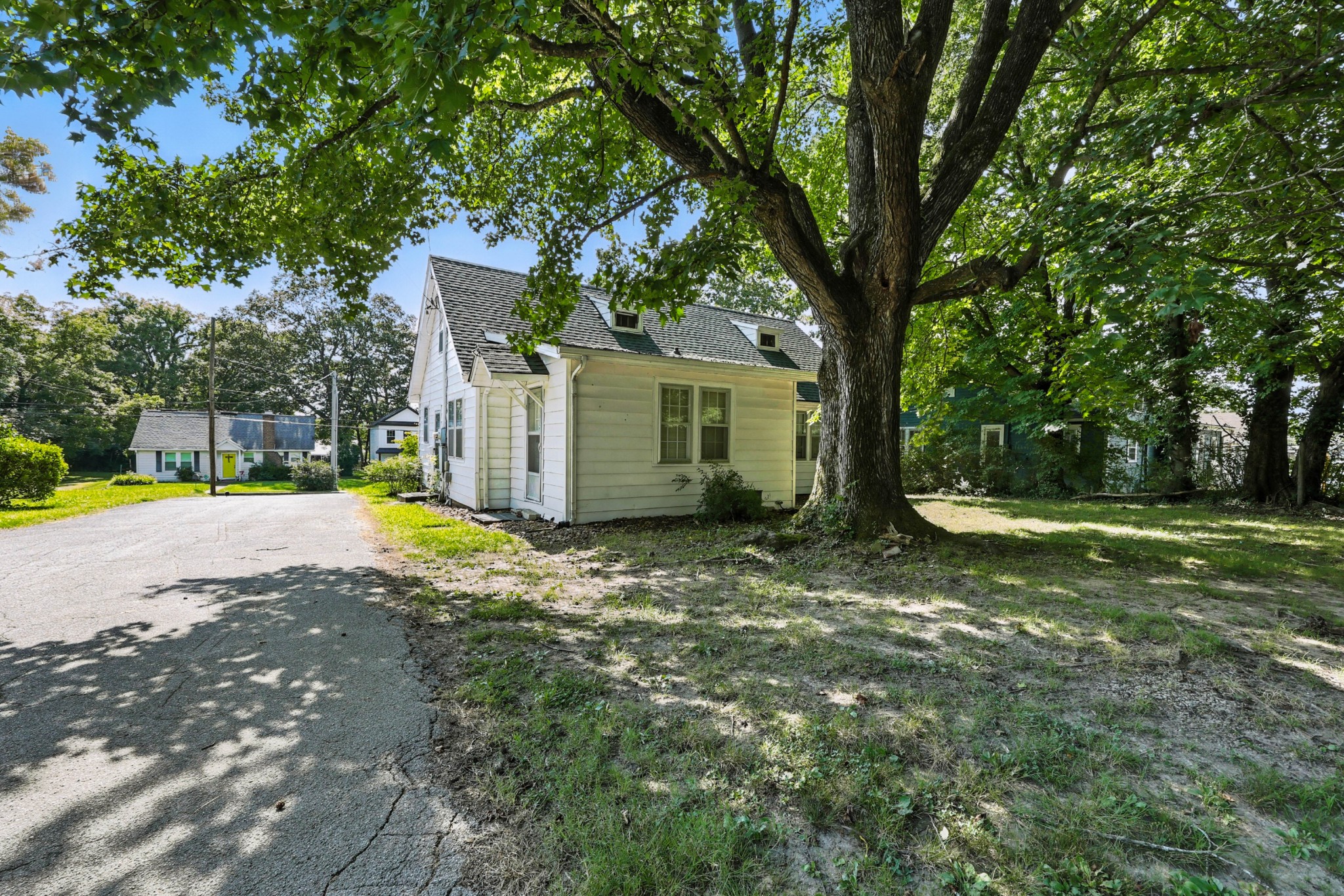 735 Gracey Ave