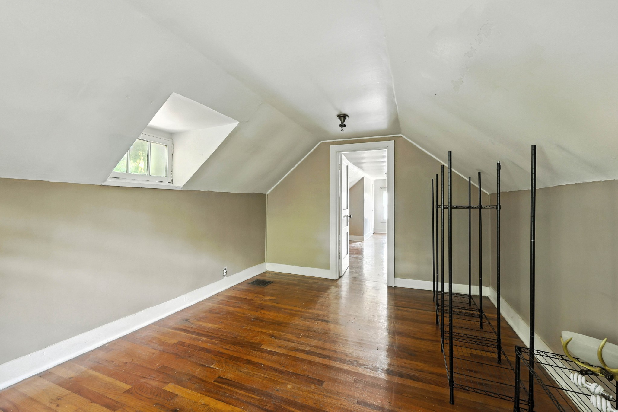 735 Gracey Ave