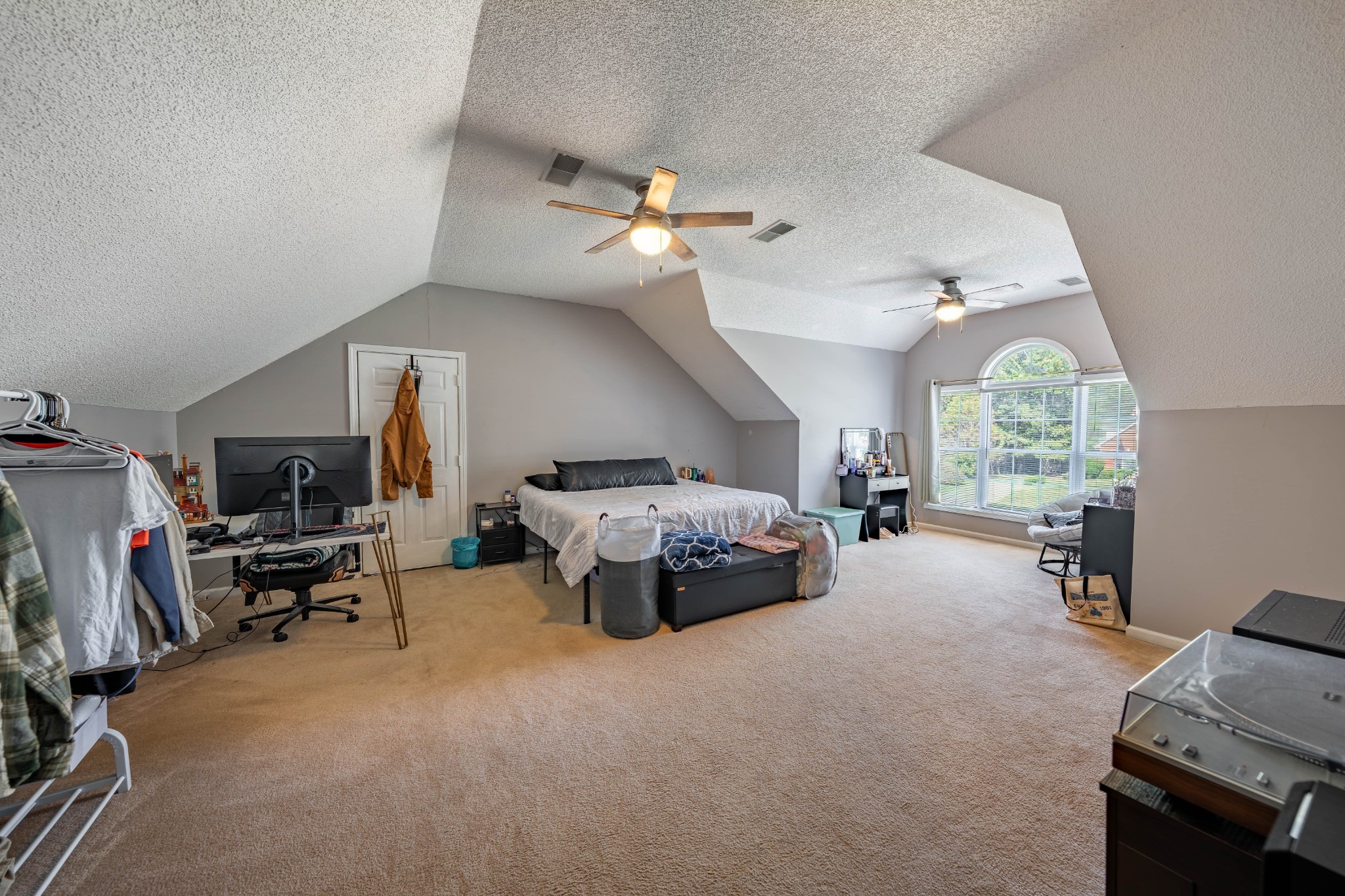 1101 Rustling Oaks Dr