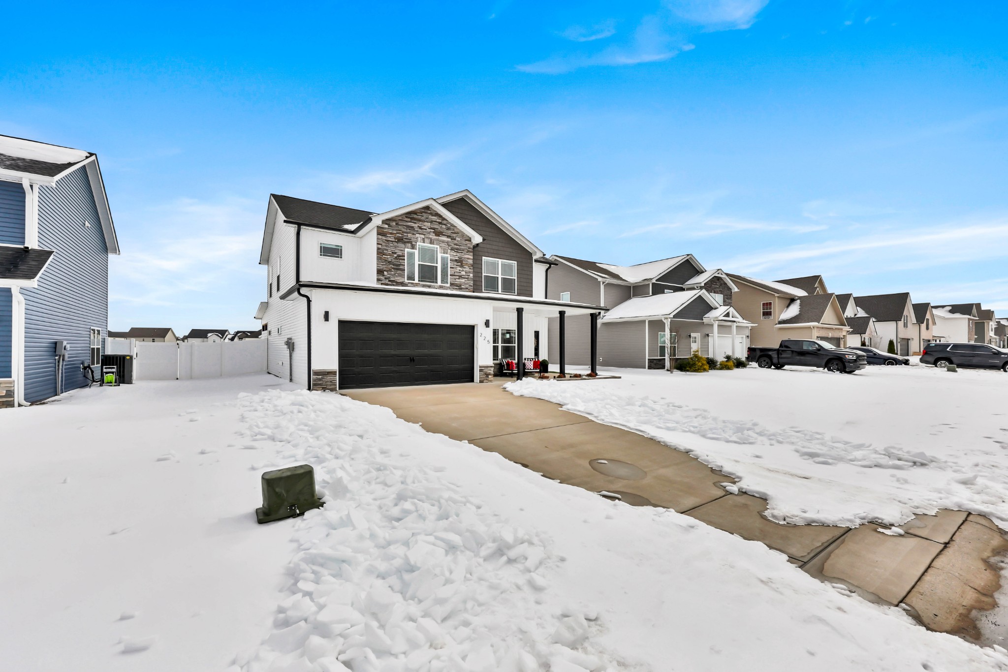 225 Kildeer Dr