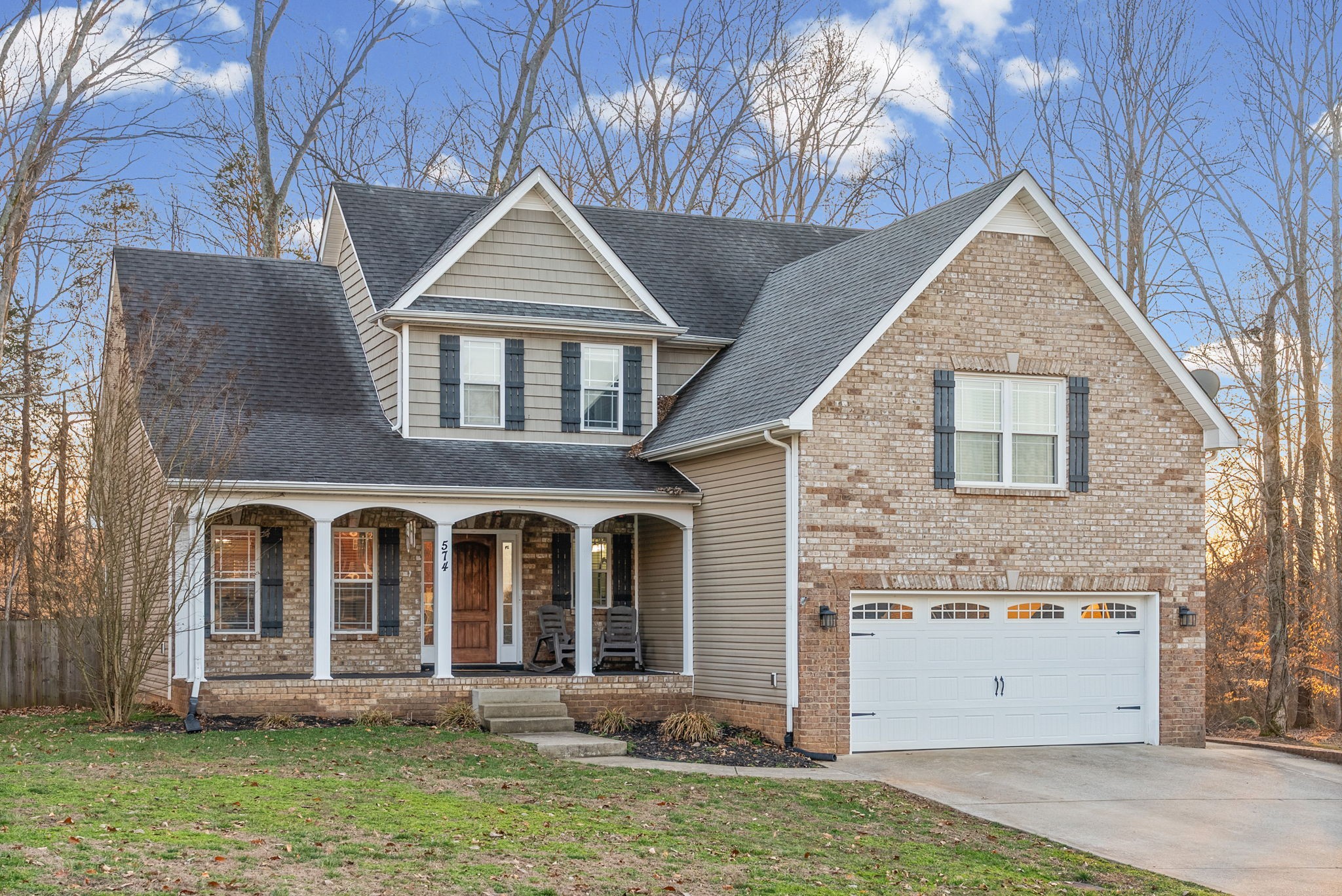 574 Winding Bluff Way
