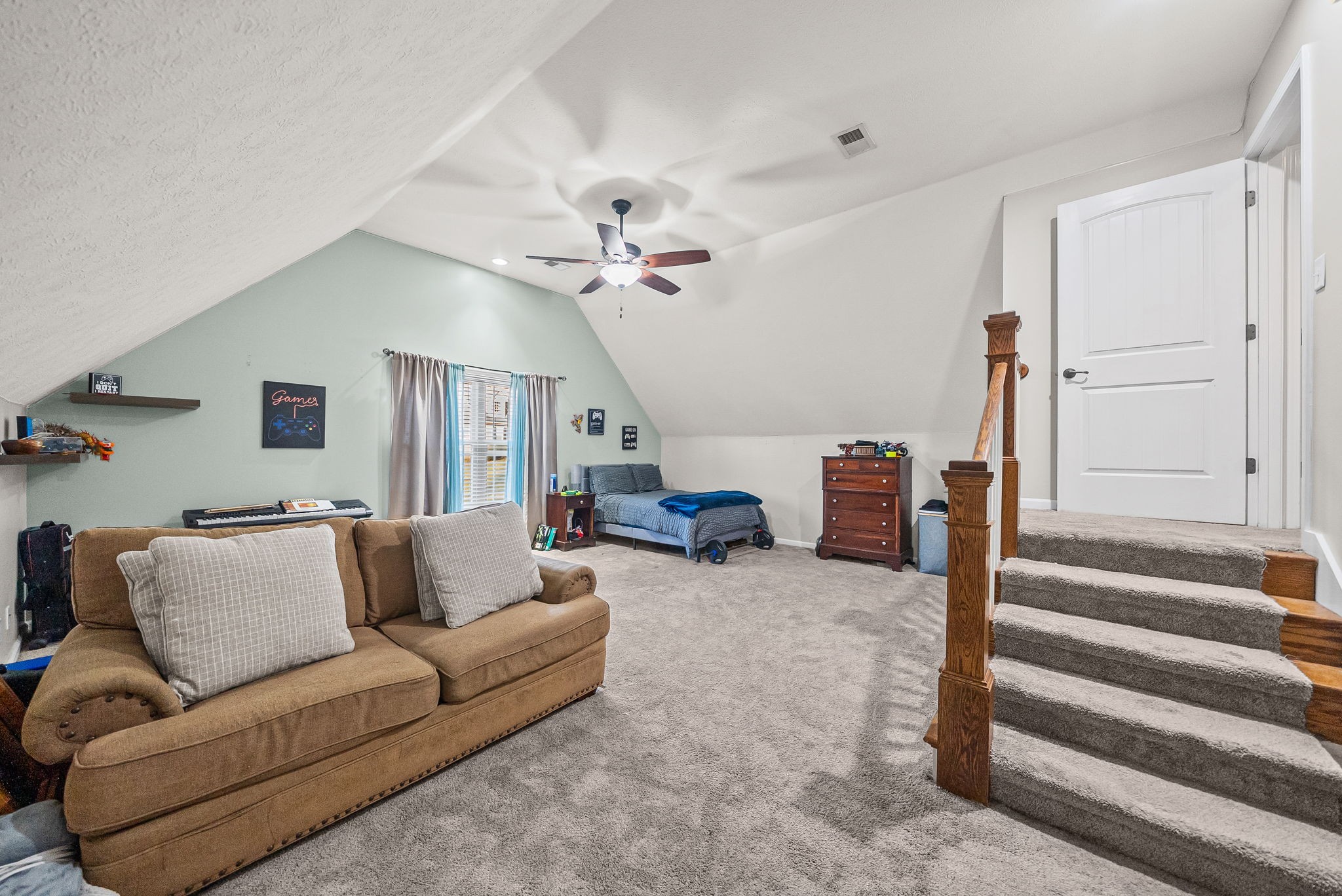 574 Winding Bluff Way