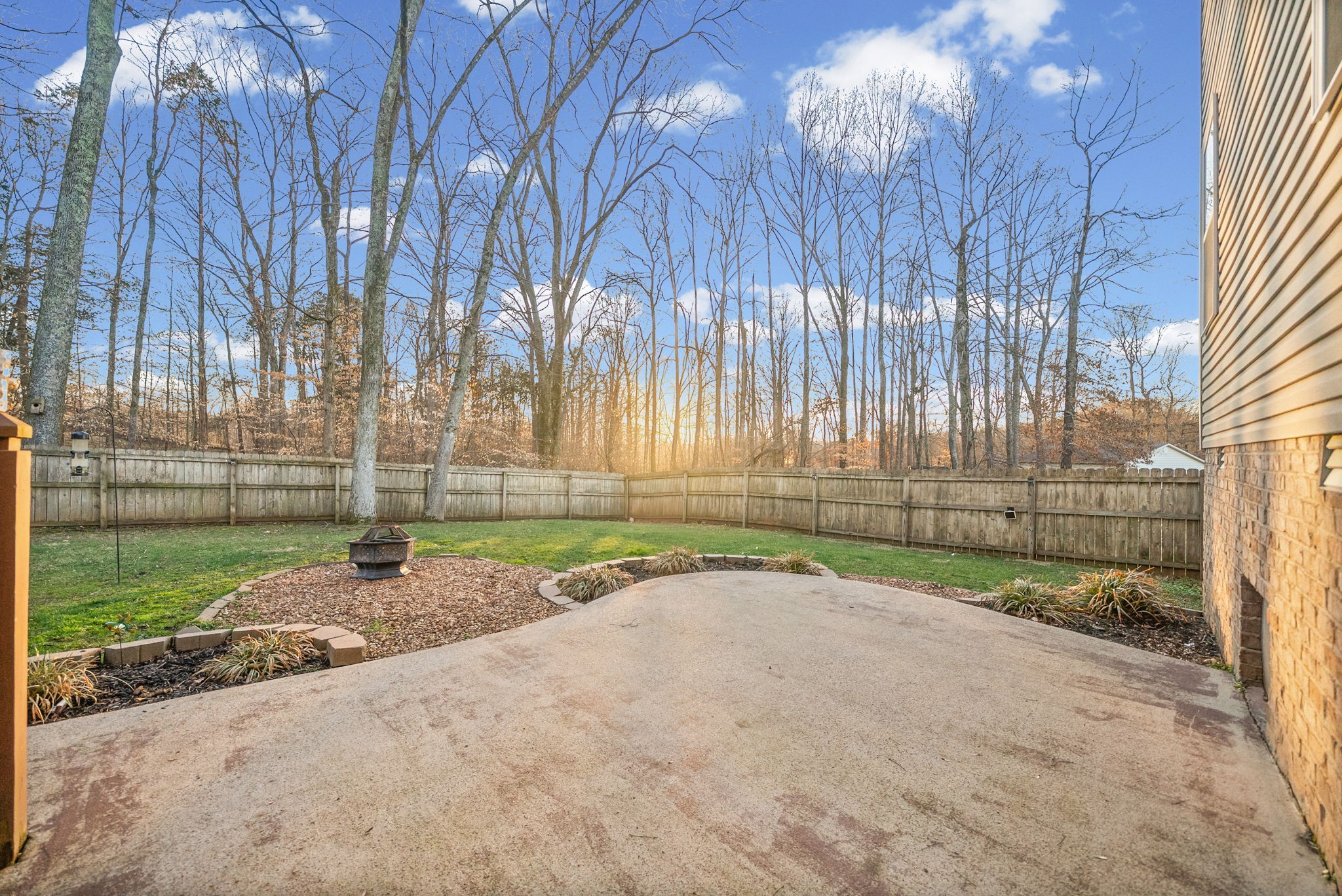 574 Winding Bluff Way