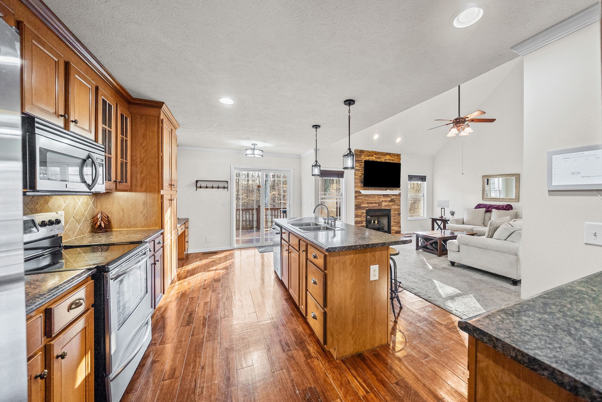 574 Winding Bluff Way