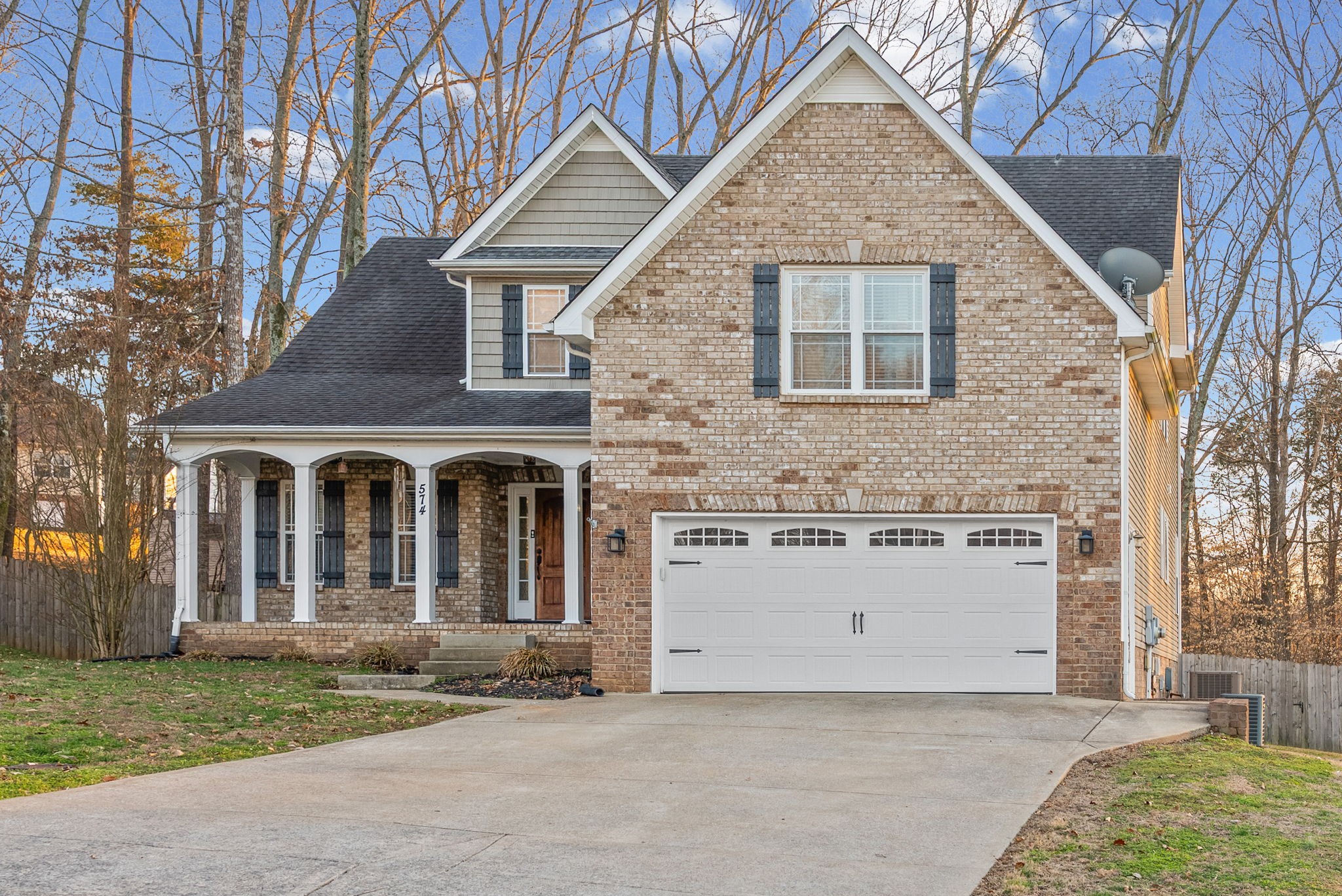 574 Winding Bluff Way