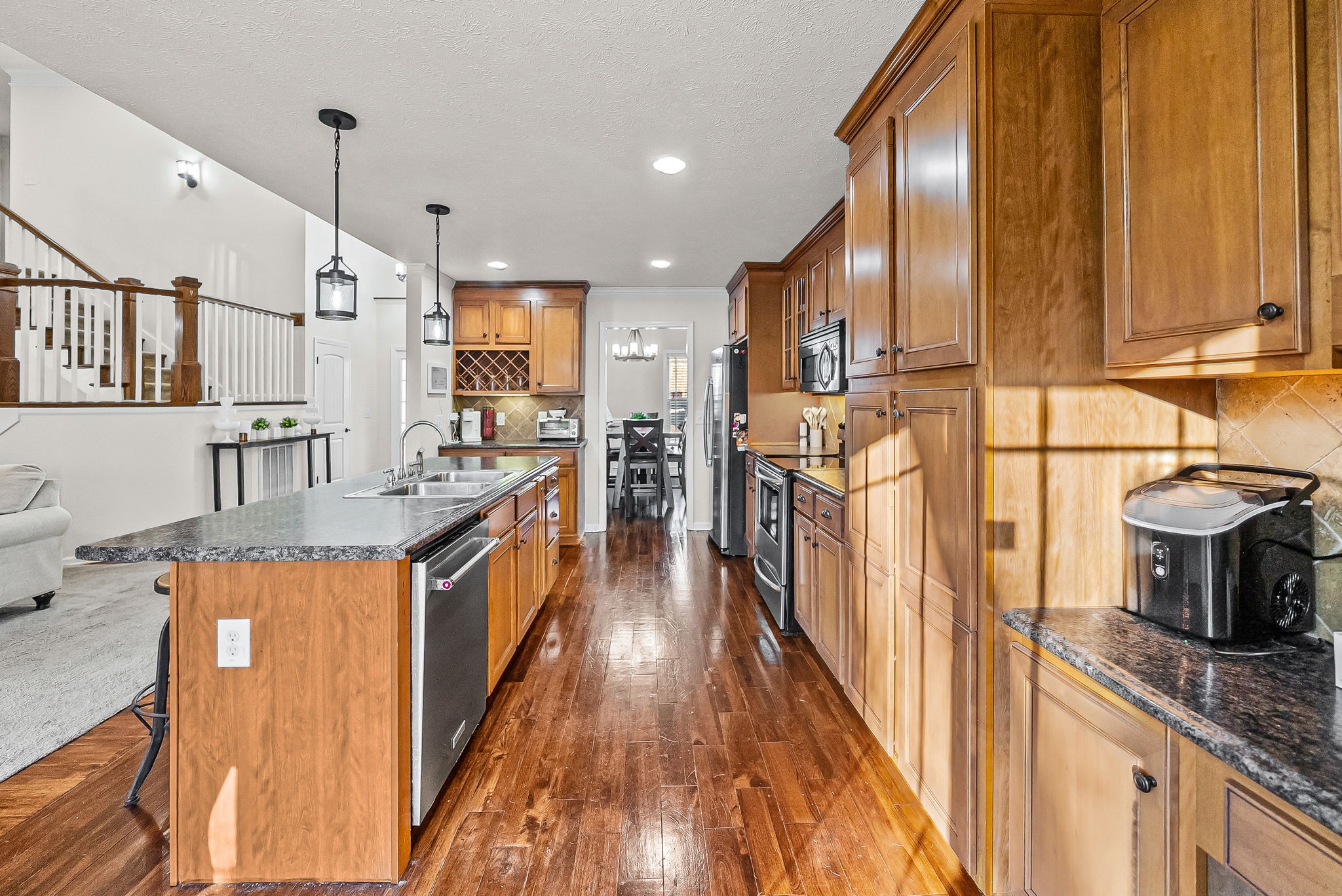 574 Winding Bluff Way