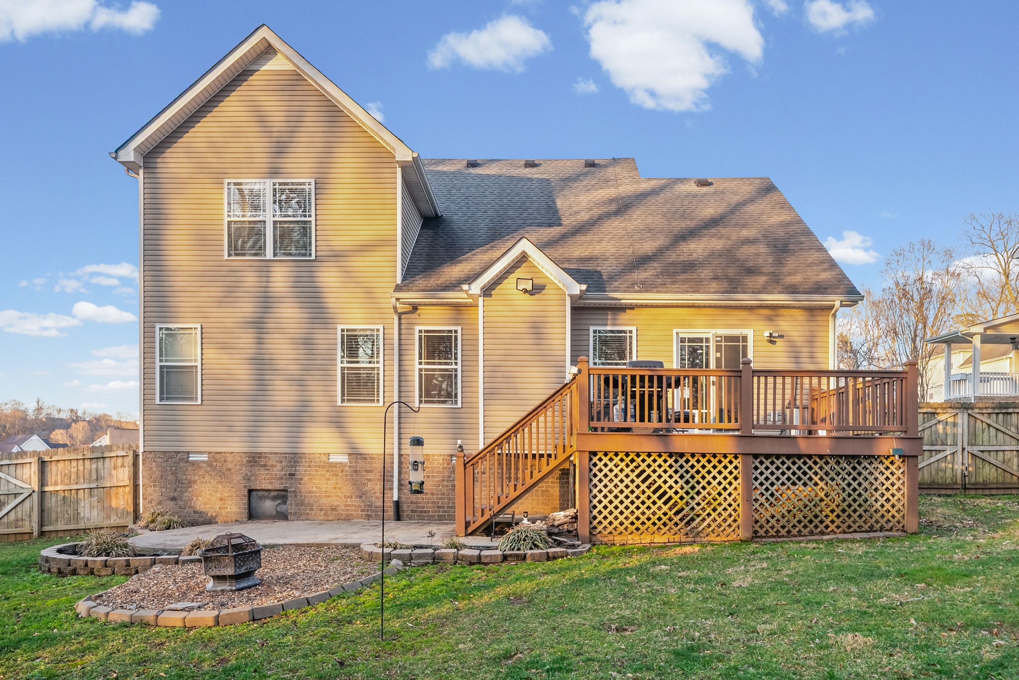 574 Winding Bluff Way