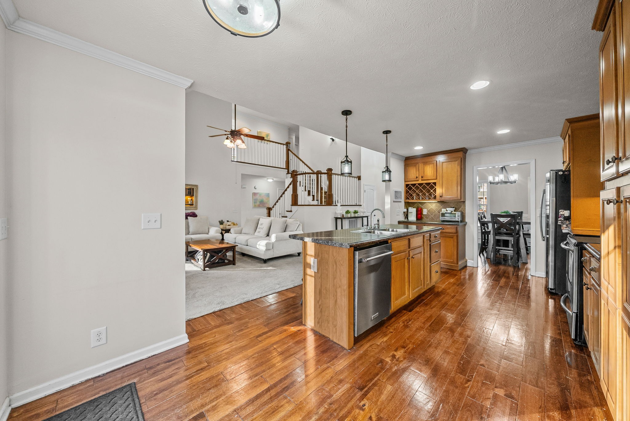 574 Winding Bluff Way