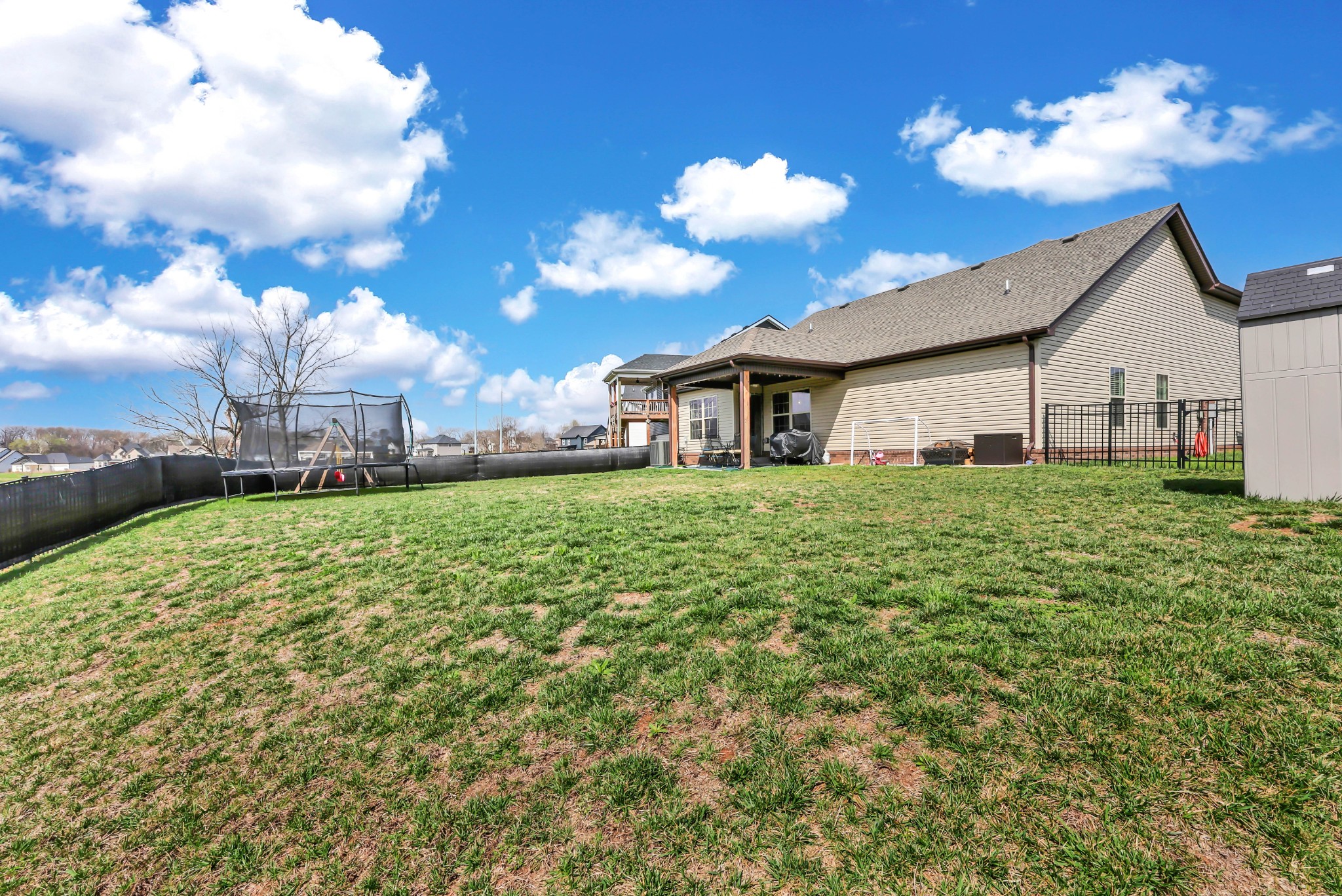 516 Castle Pinckney Ln