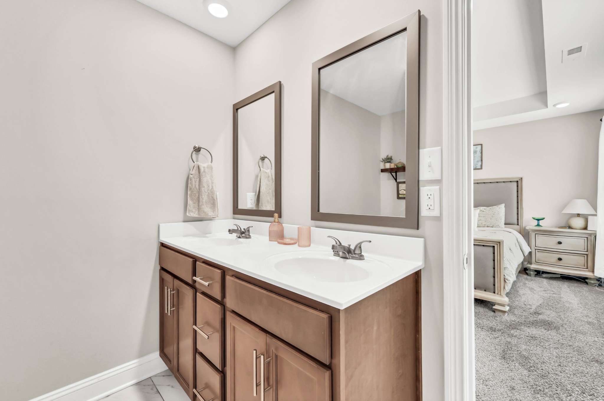 516 Castle Pinckney Ln