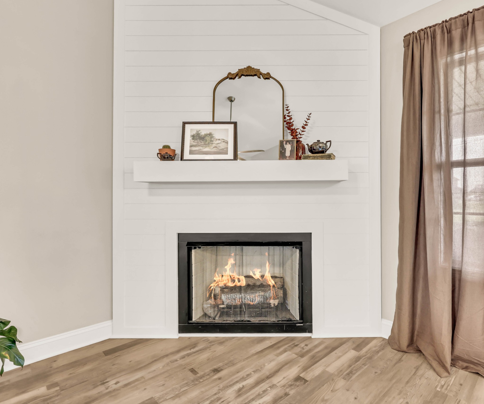 516 Castle Pinckney Ln