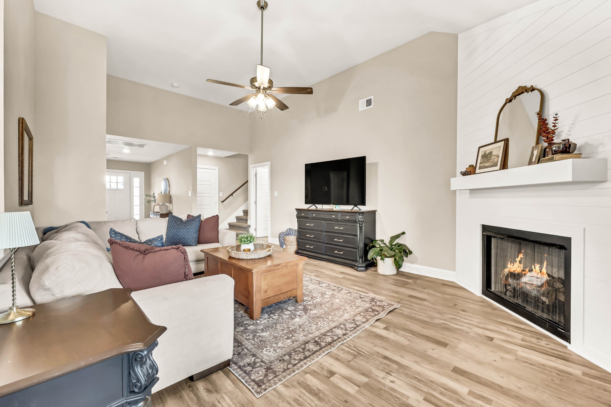 516 Castle Pinckney Ln