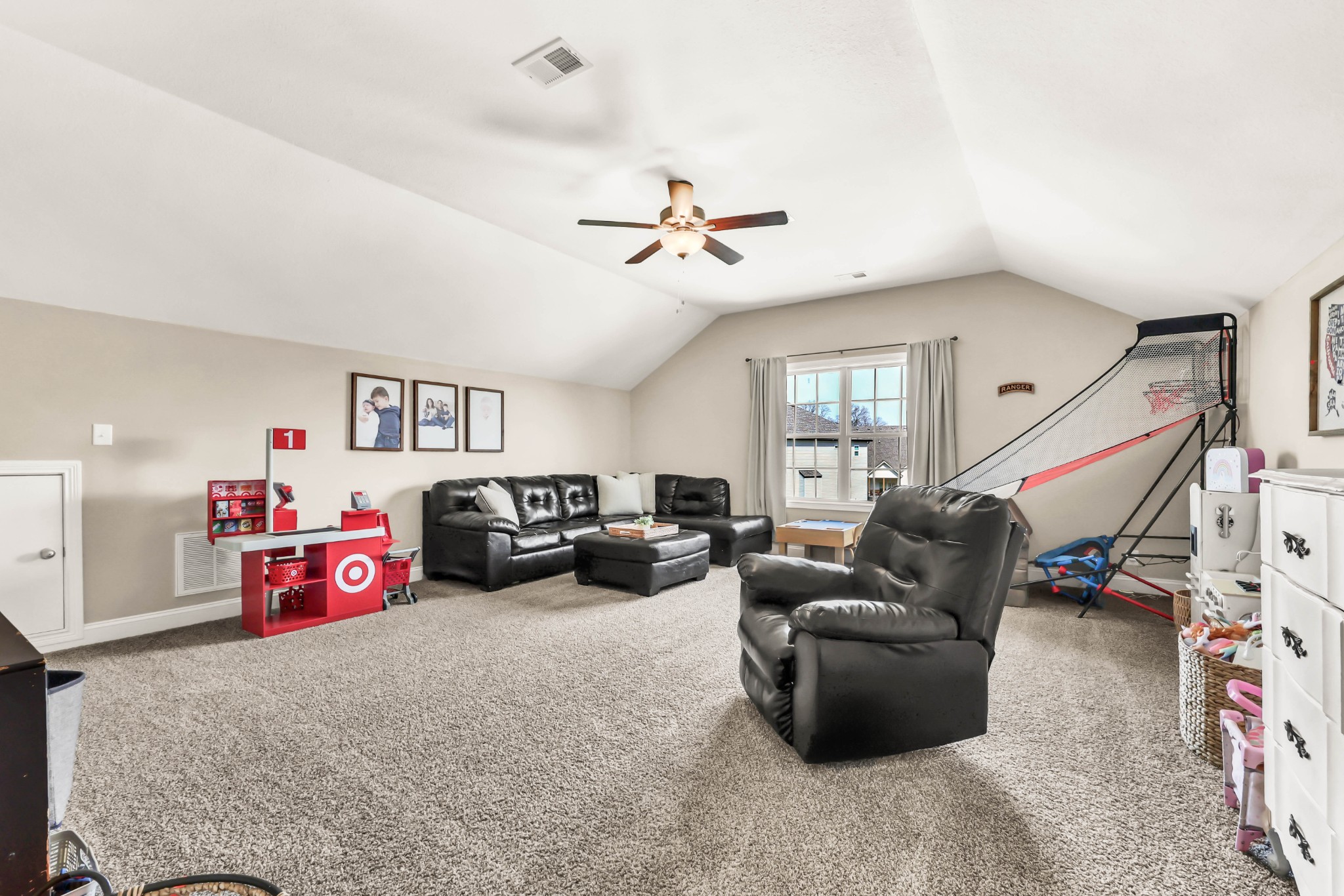 516 Castle Pinckney Ln