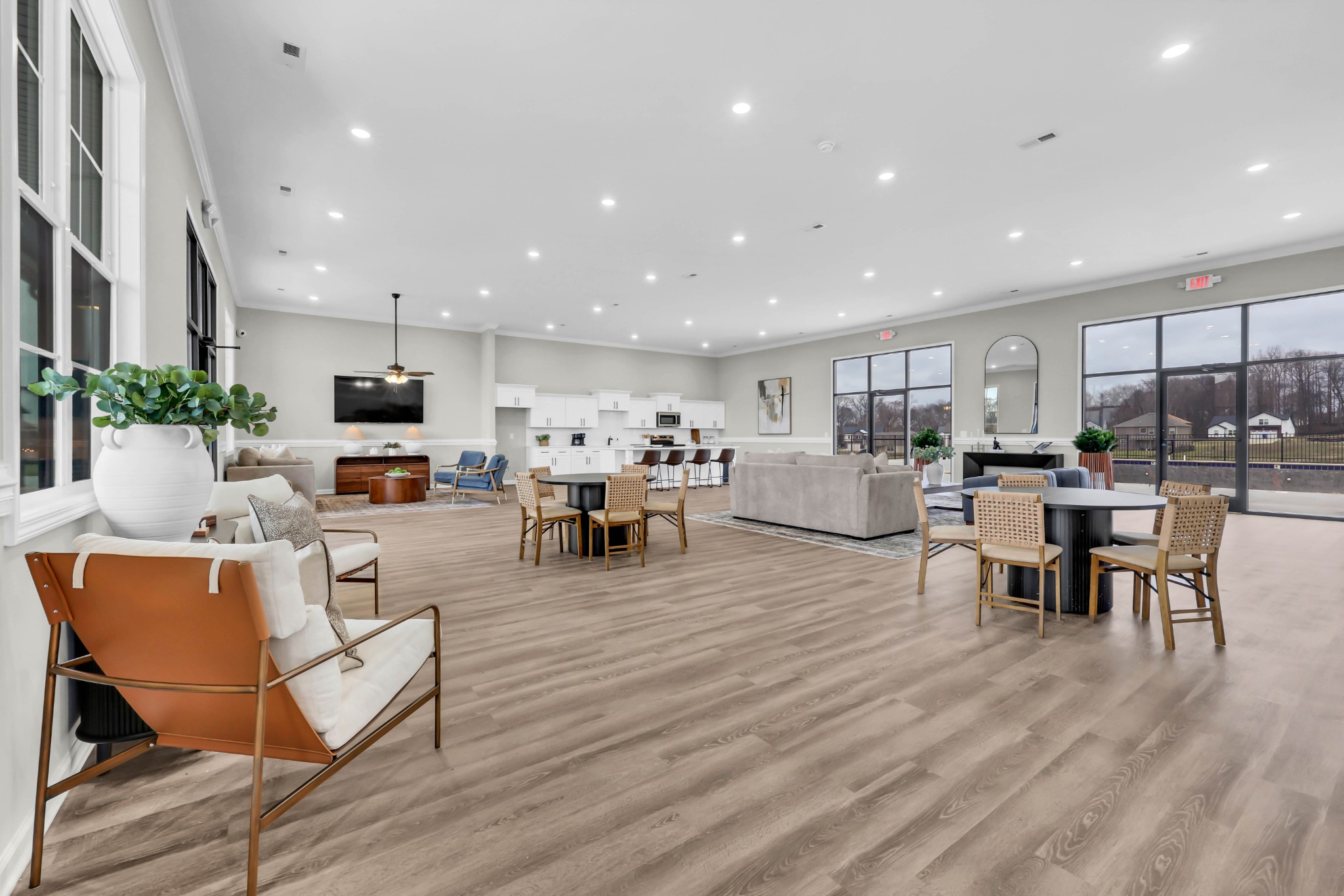 516 Castle Pinckney Ln