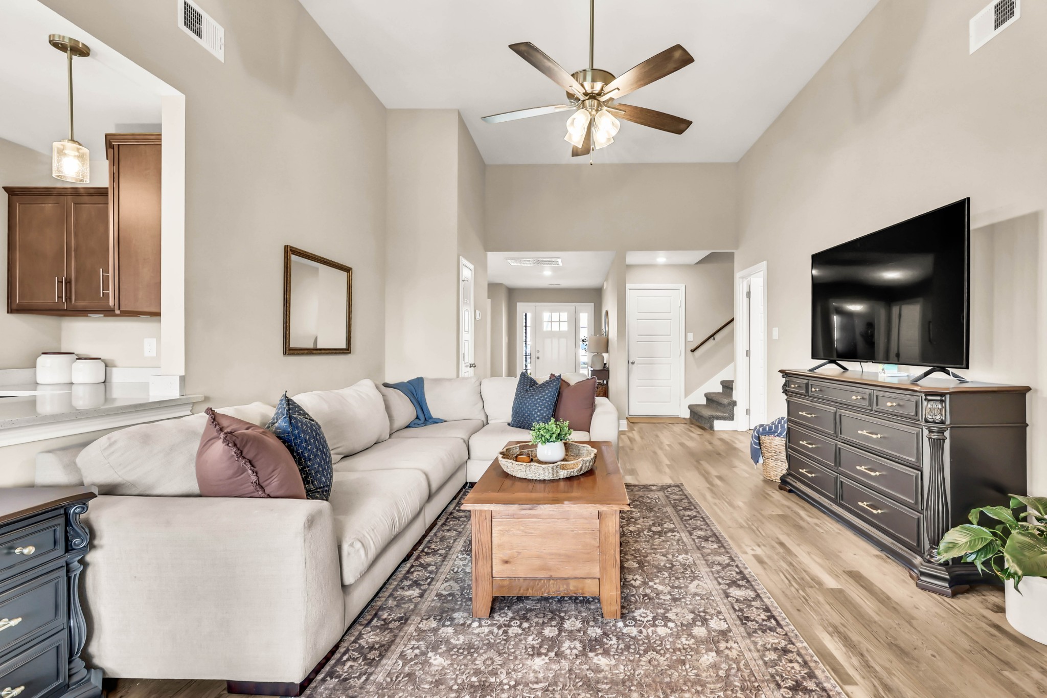 516 Castle Pinckney Ln