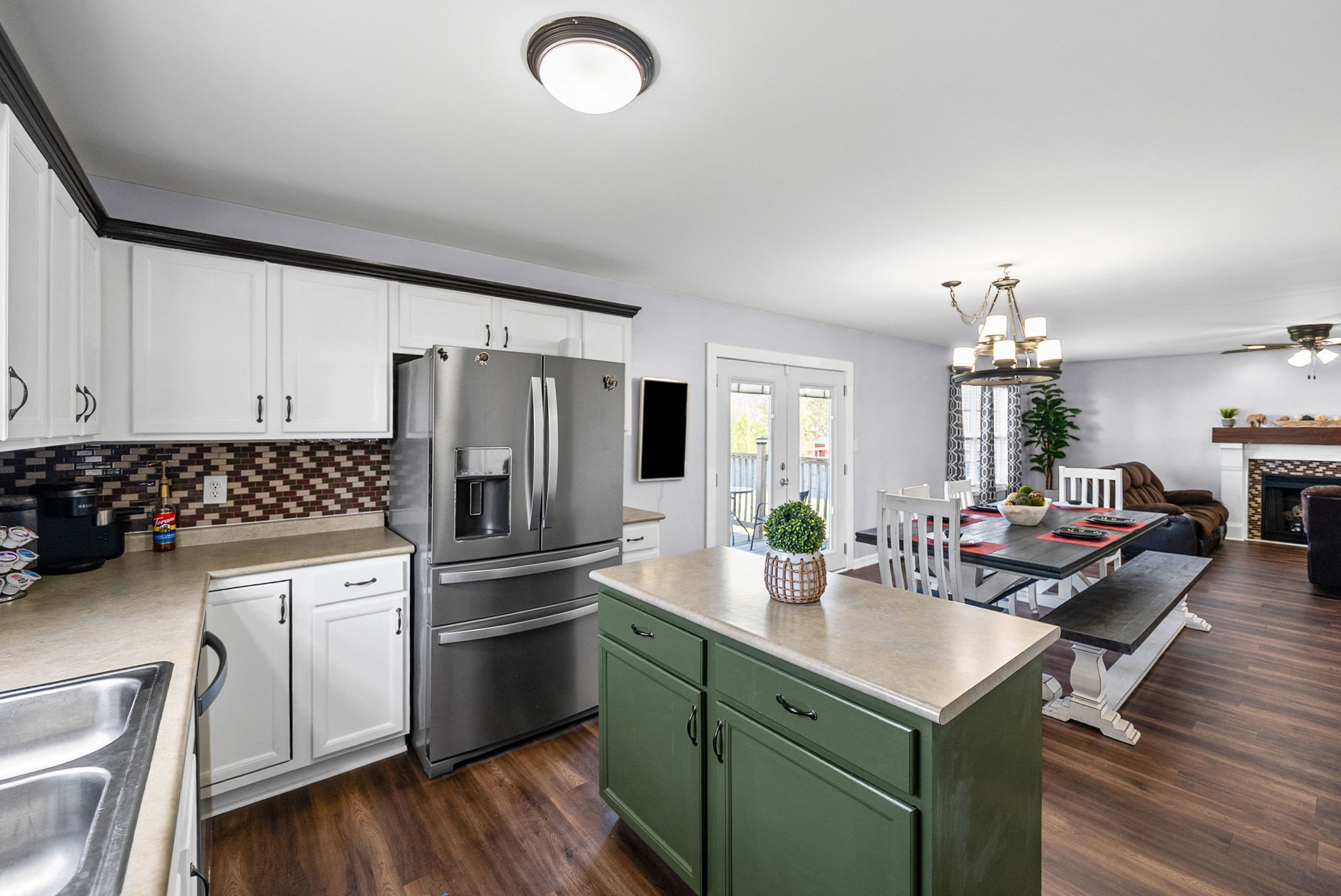 937 Commission Dr