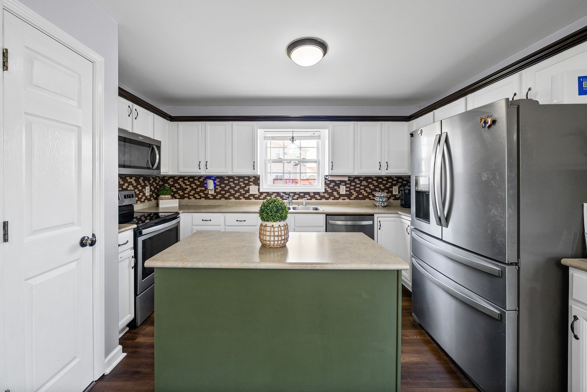 937 Commission Dr
