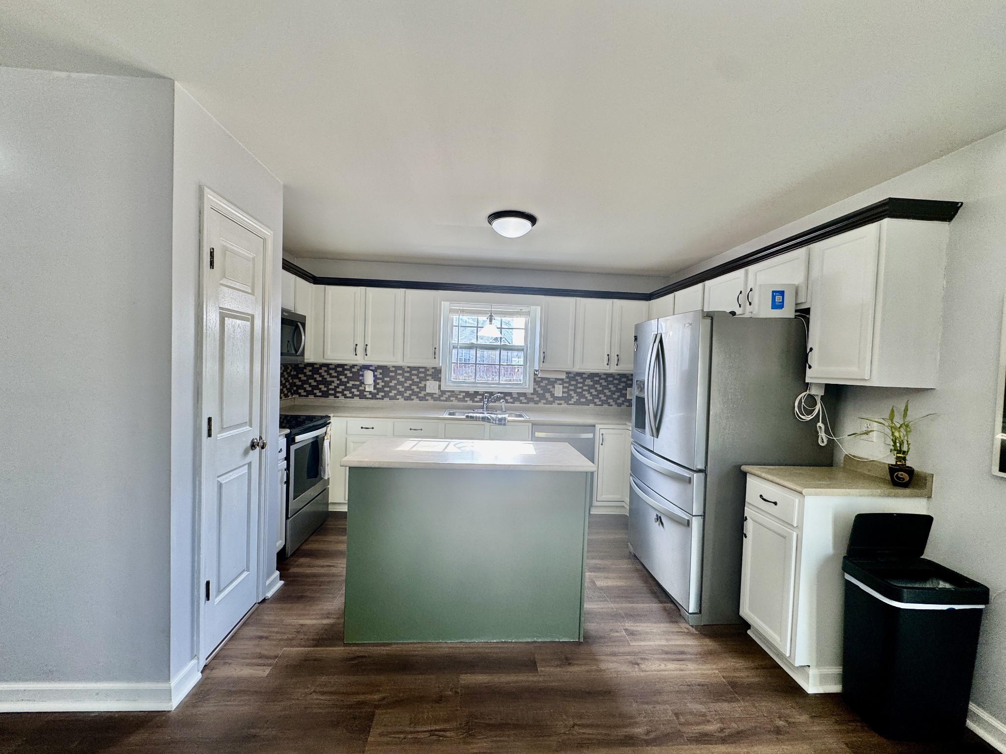 937 Commission Dr