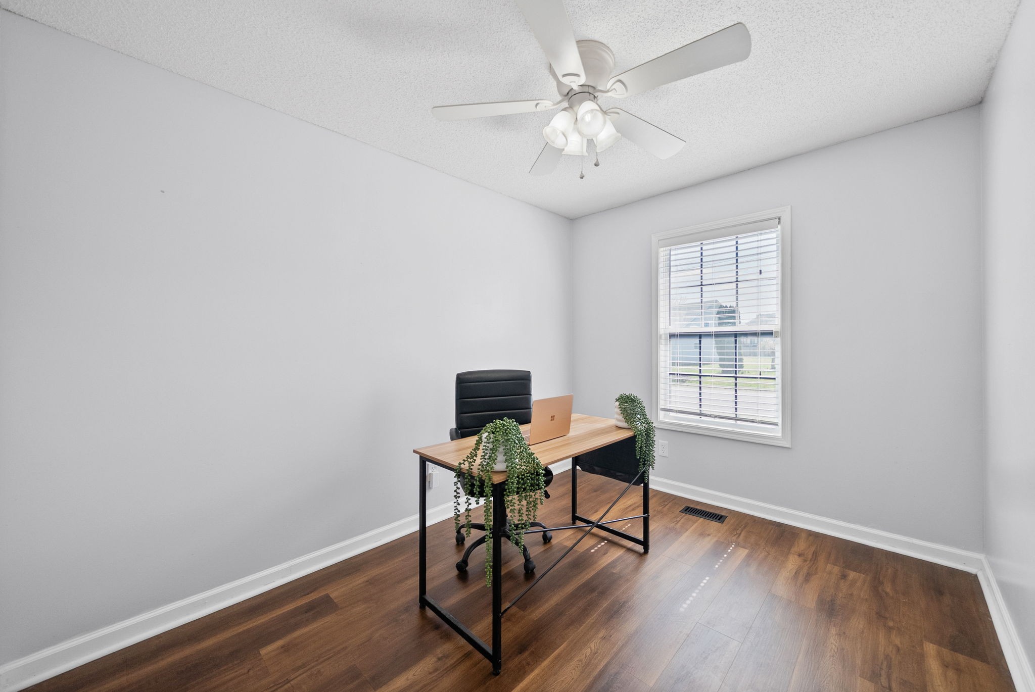 937 Commission Dr