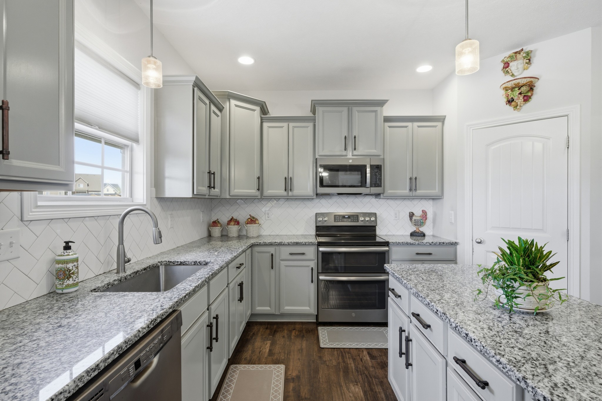 1265 Upland Ter