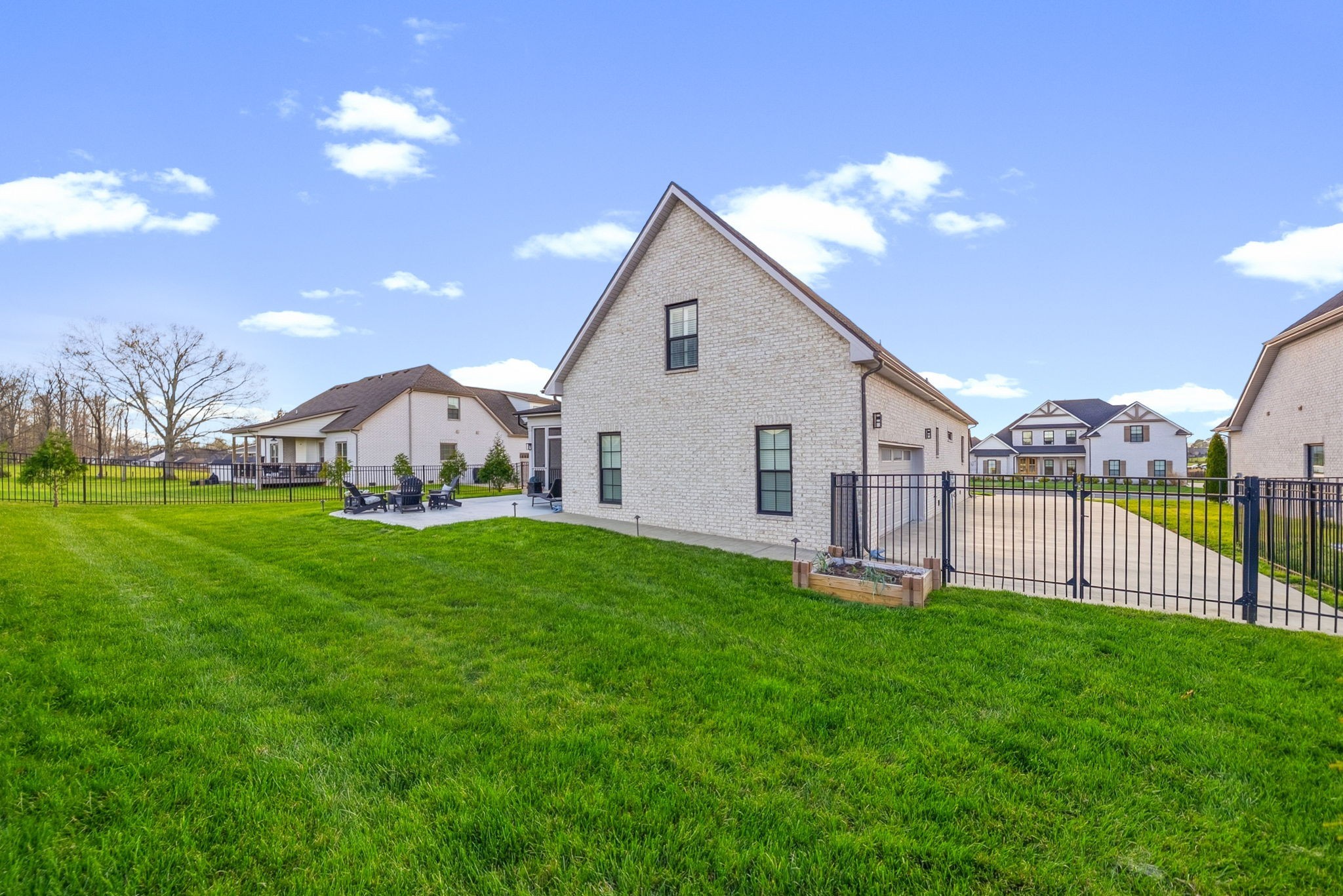 120 Sawyer Ct