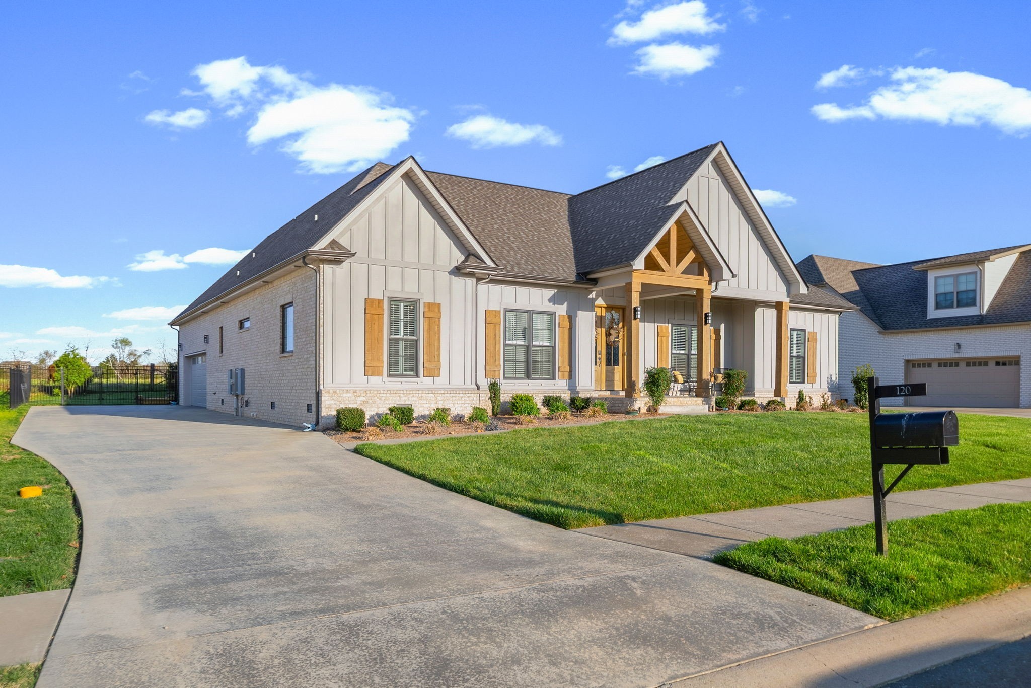 120 Sawyer Ct