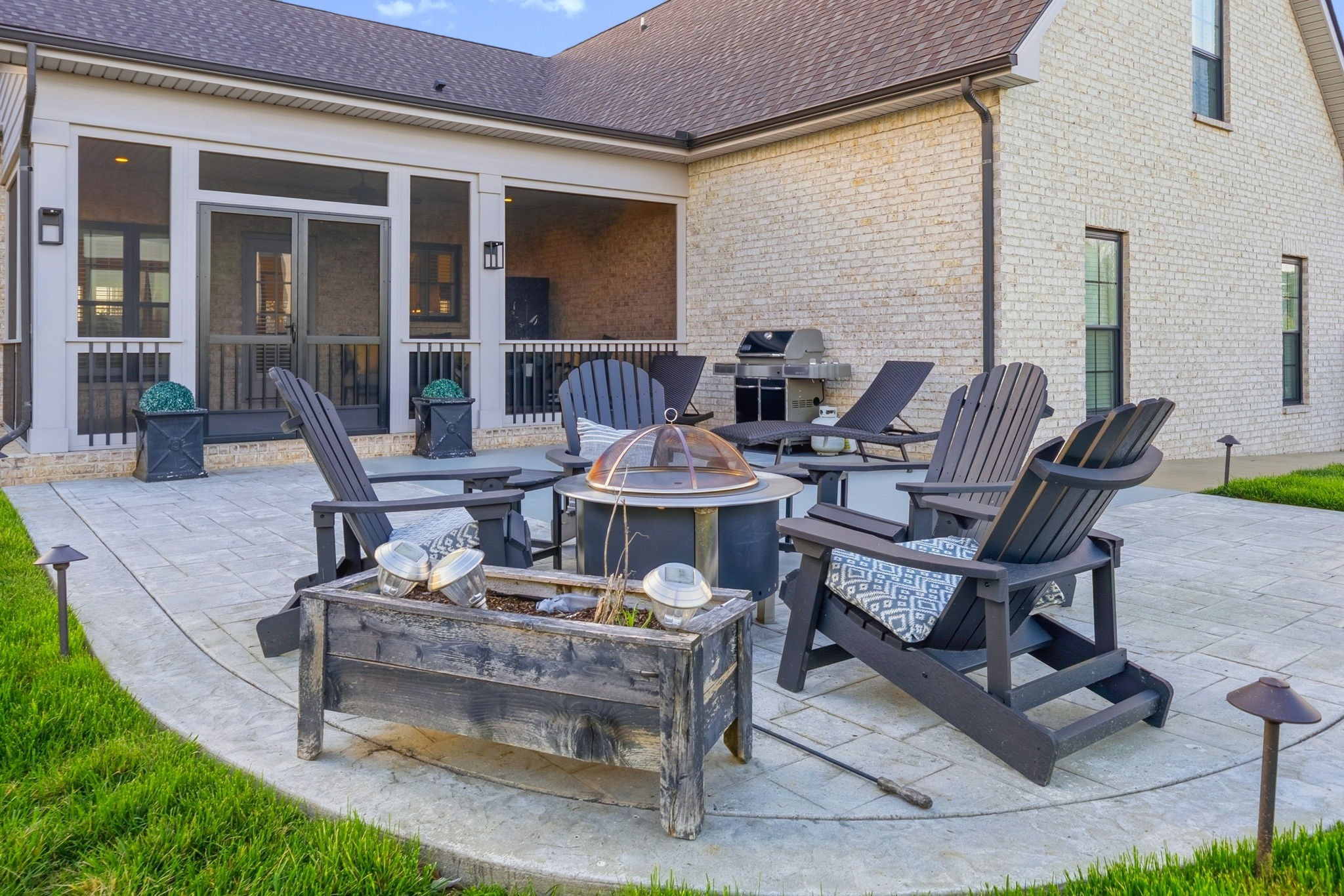 120 Sawyer Ct